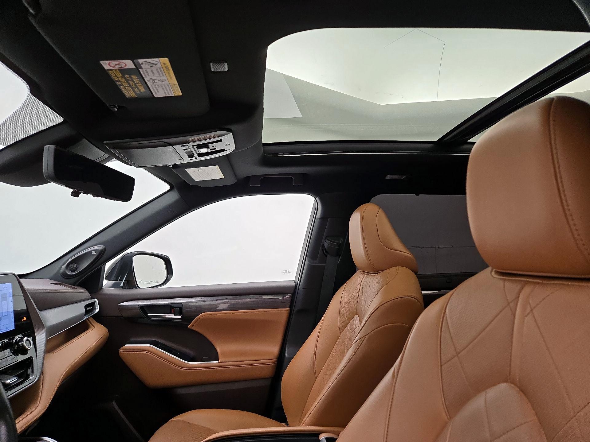 Thumbnail: 2021 Toyota Highlander - 20