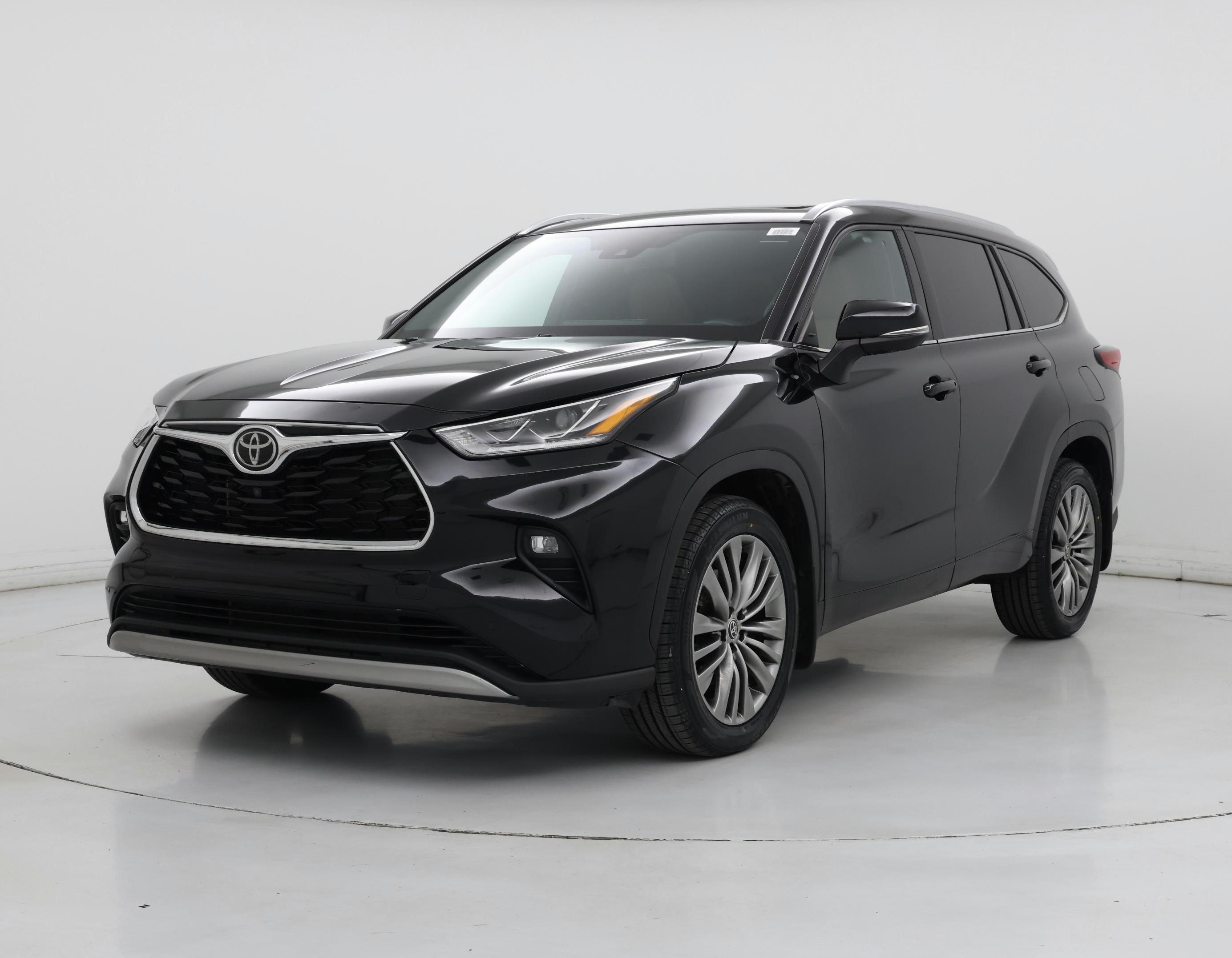 Thumbnail: 2021 Toyota Highlander - 4