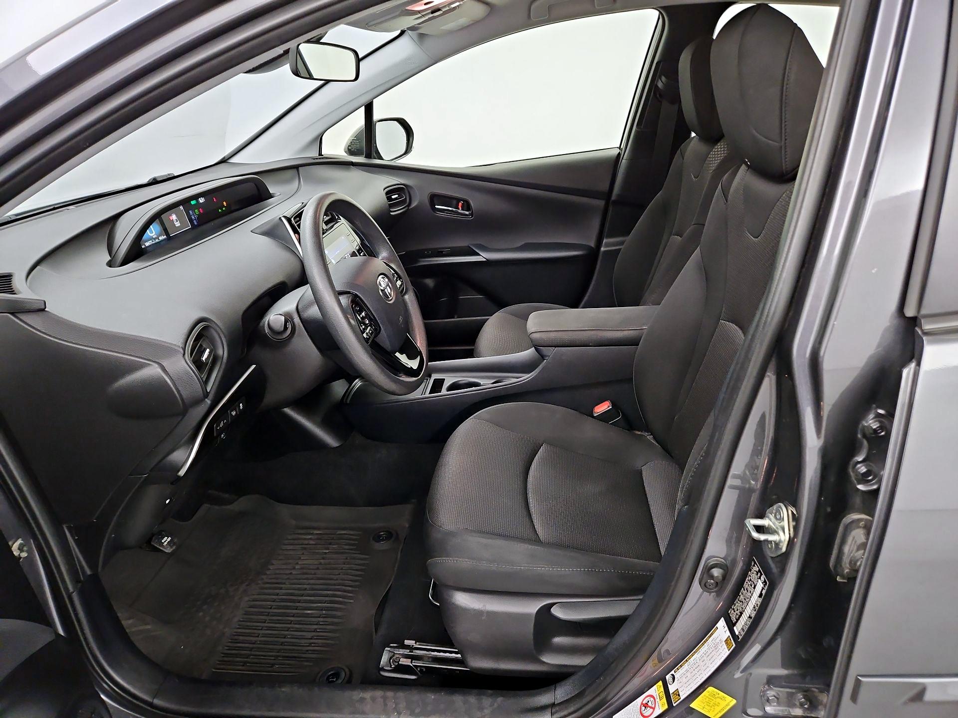 Thumbnail: 2022 Toyota Prius - 11