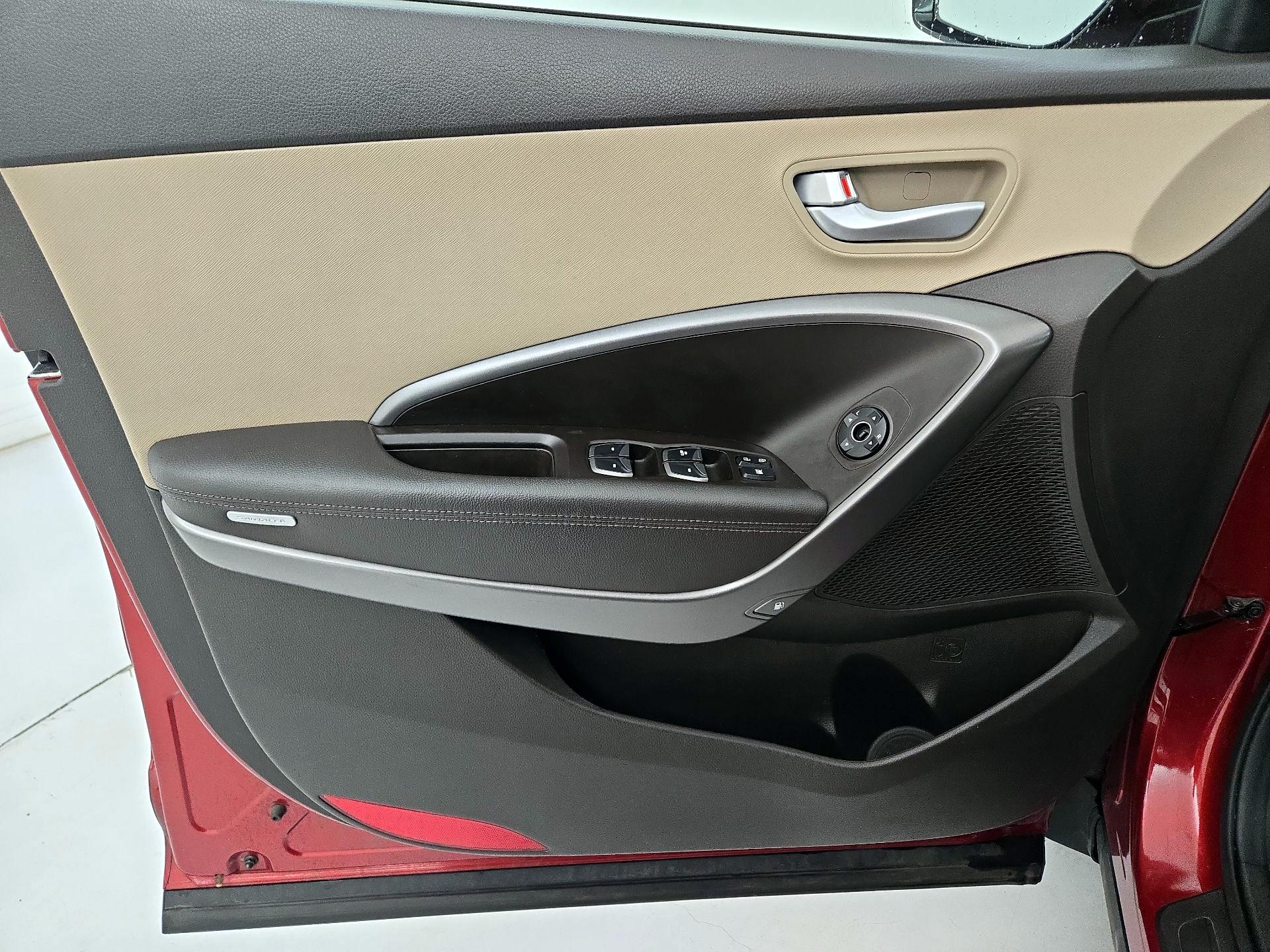 Thumbnail: 2014 Hyundai Santa Fe - 12