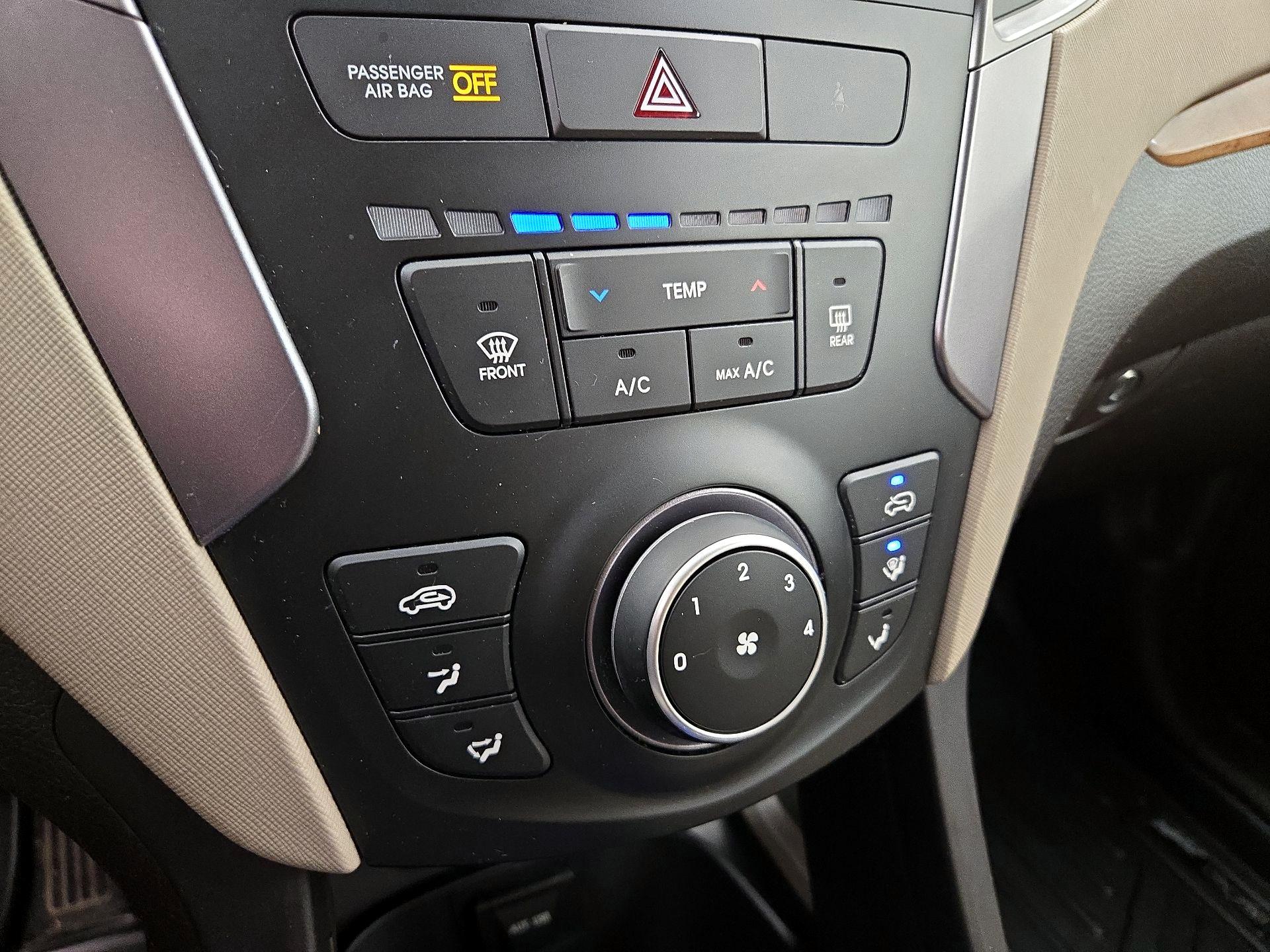 Thumbnail: 2014 Hyundai Santa Fe - 16
