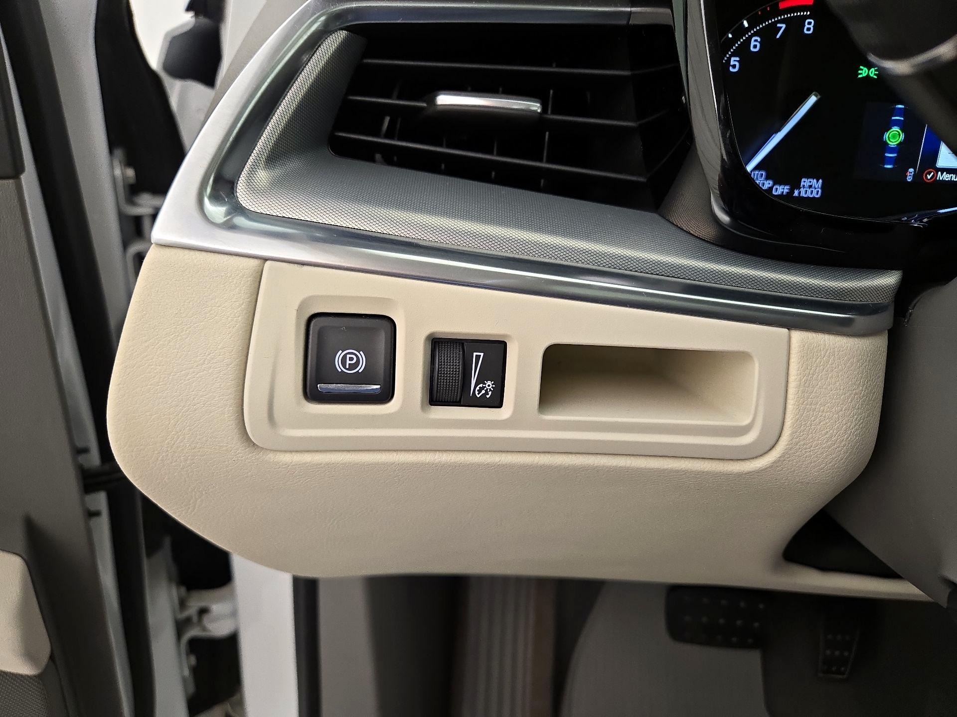 Thumbnail: 2018 Cadillac XT5 - 13