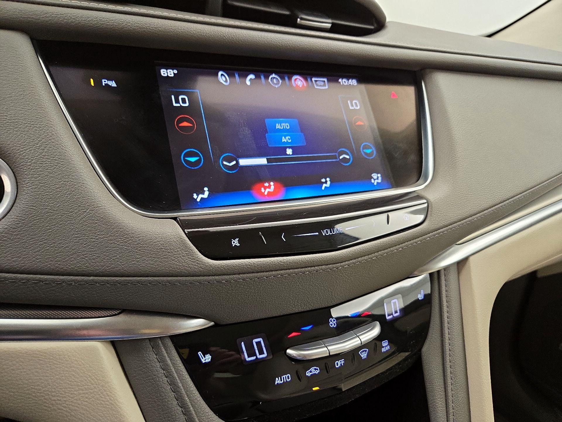 Thumbnail: 2018 Cadillac XT5 - 17