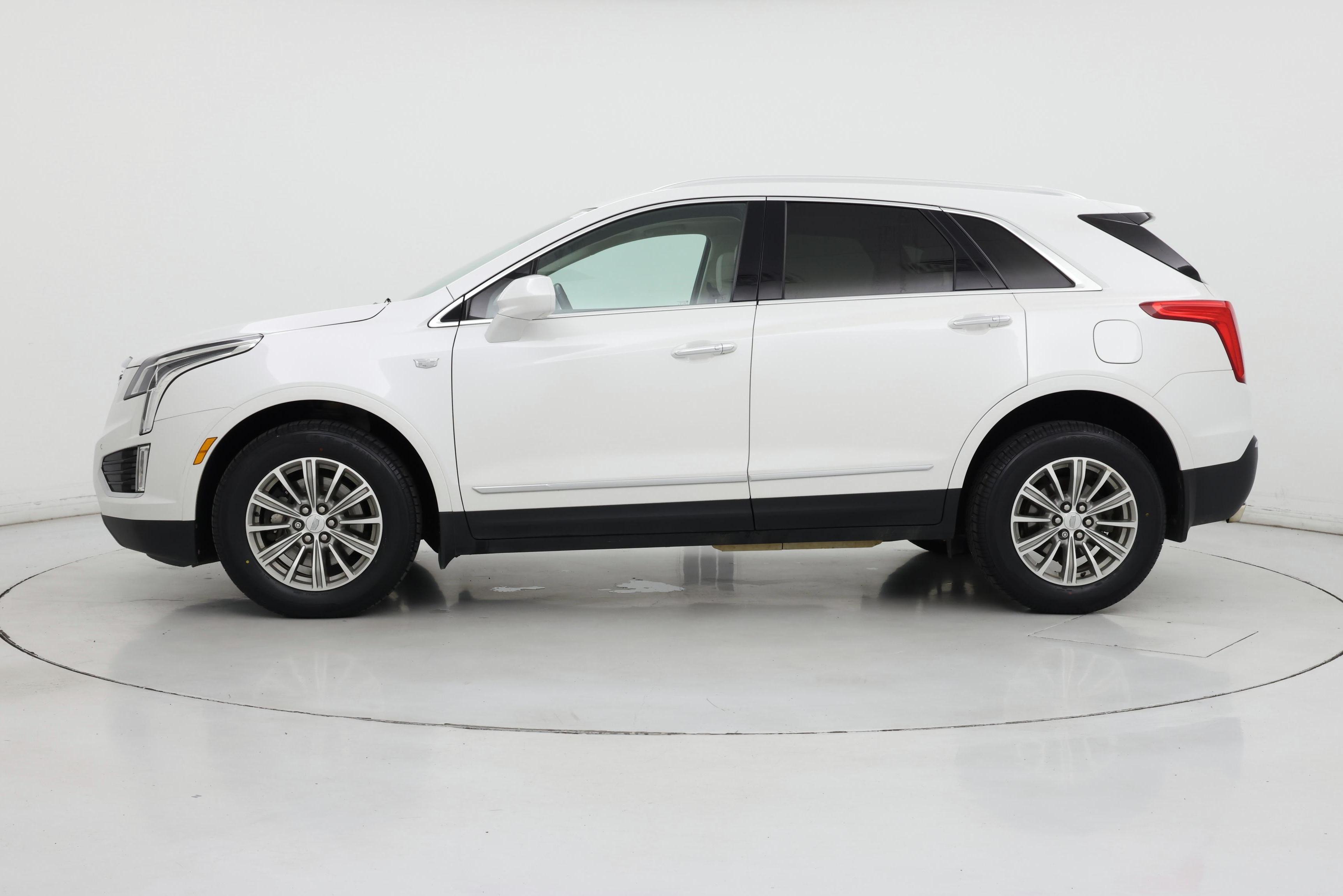 Thumbnail: 2018 Cadillac XT5 - 3
