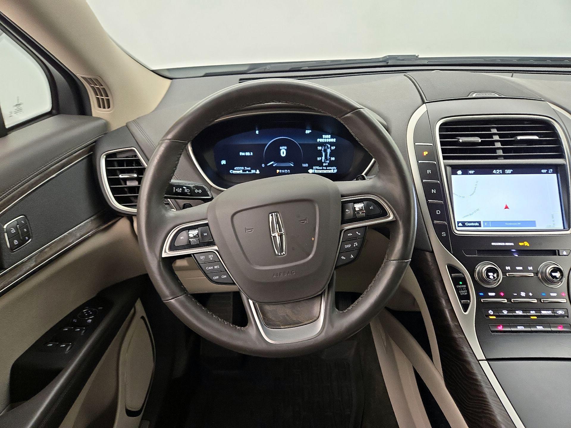 Thumbnail: 2019 Lincoln Nautilus - 10