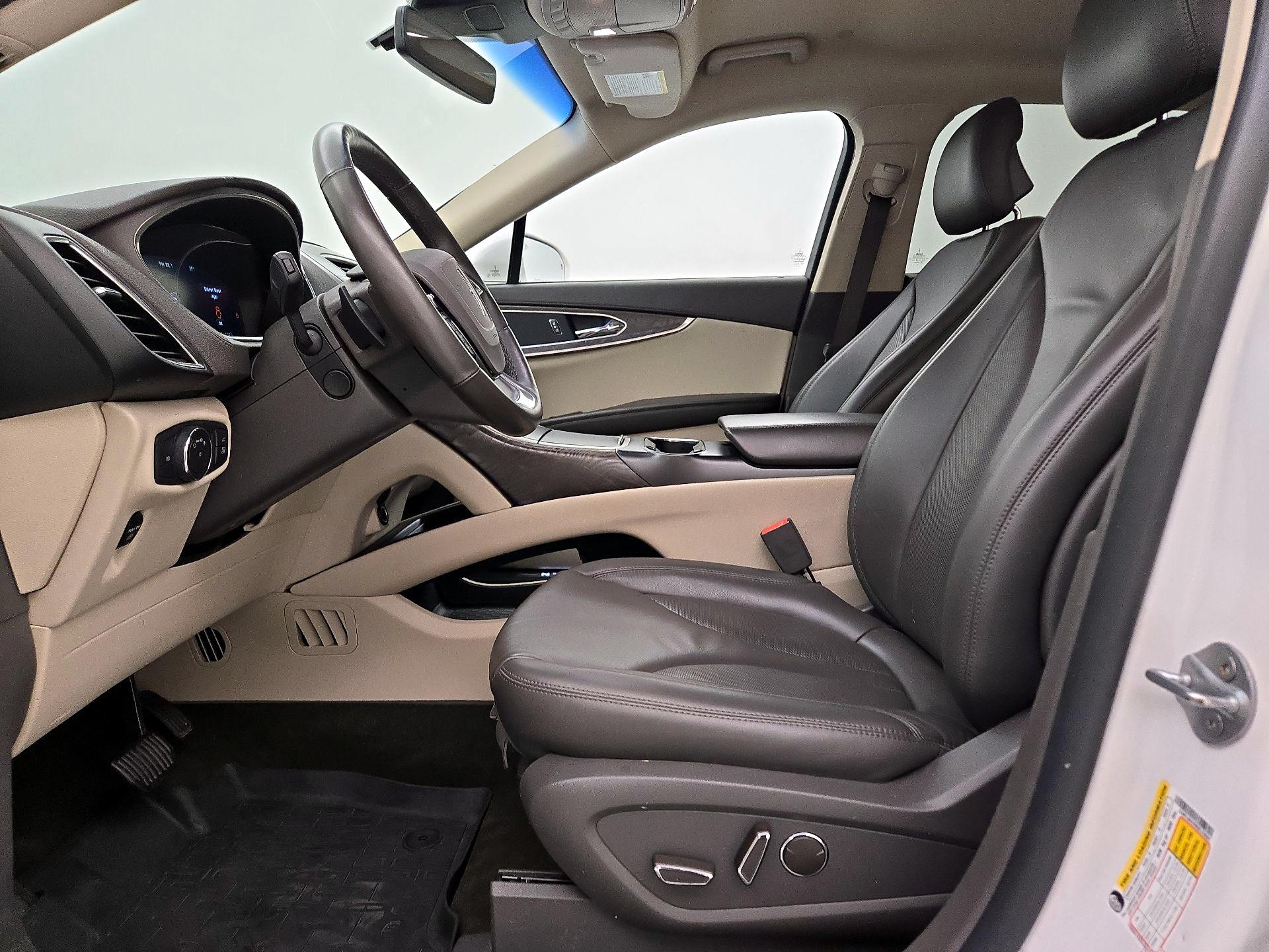 Thumbnail: 2019 Lincoln Nautilus - 11