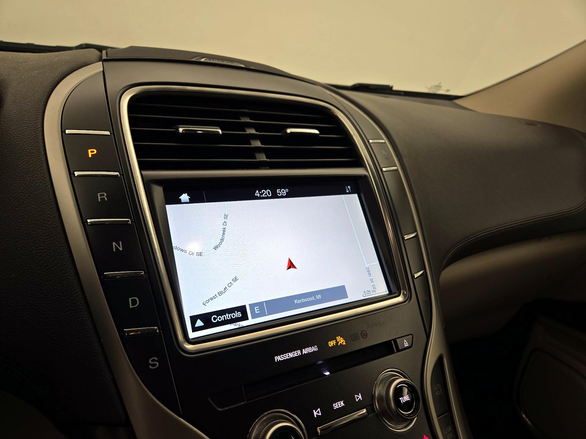 Thumbnail: 2019 Lincoln Nautilus - 14