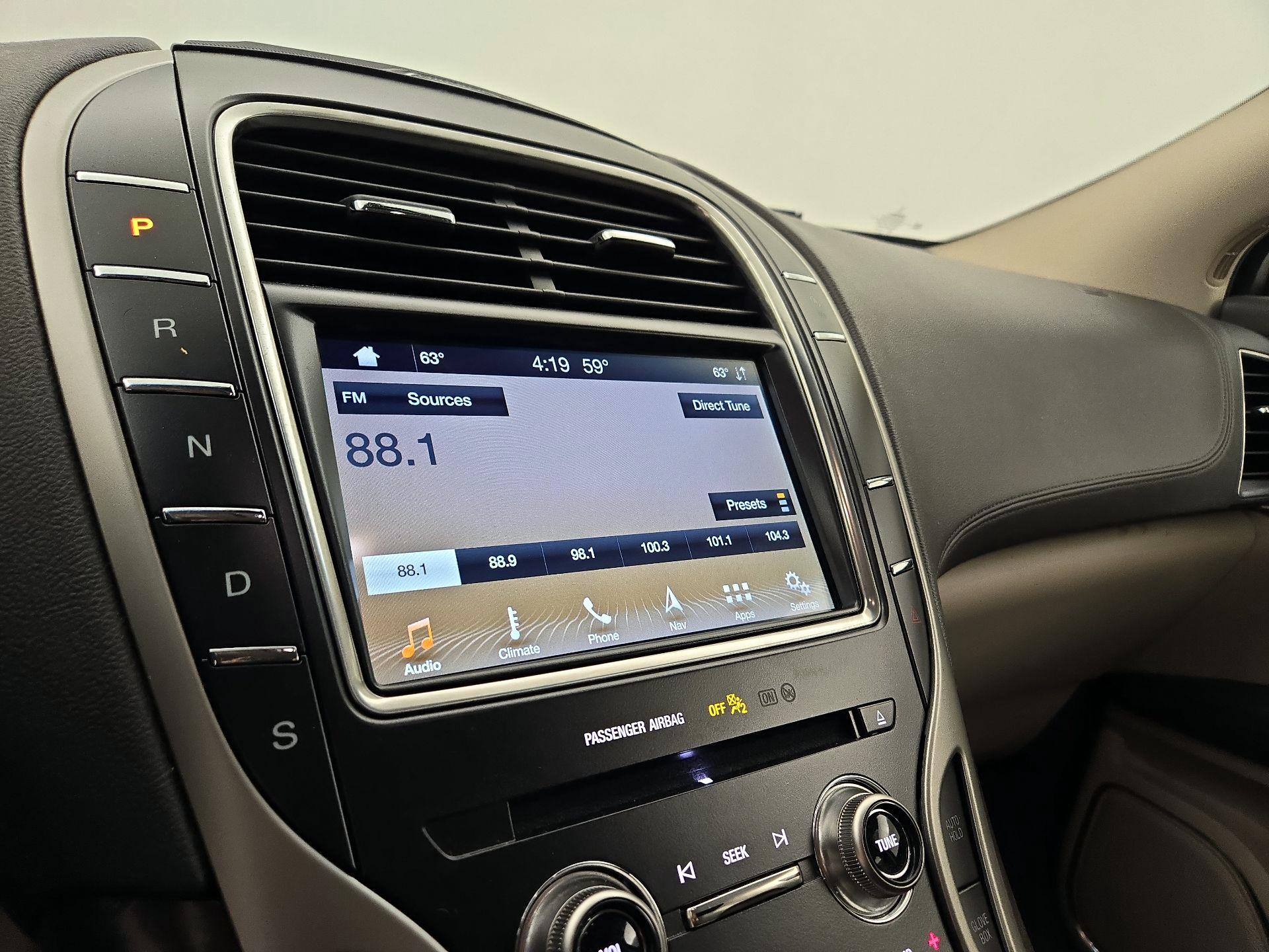 Thumbnail: 2019 Lincoln Nautilus - 16