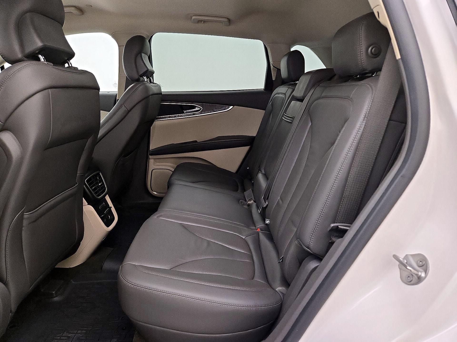 Thumbnail: 2019 Lincoln Nautilus - 20