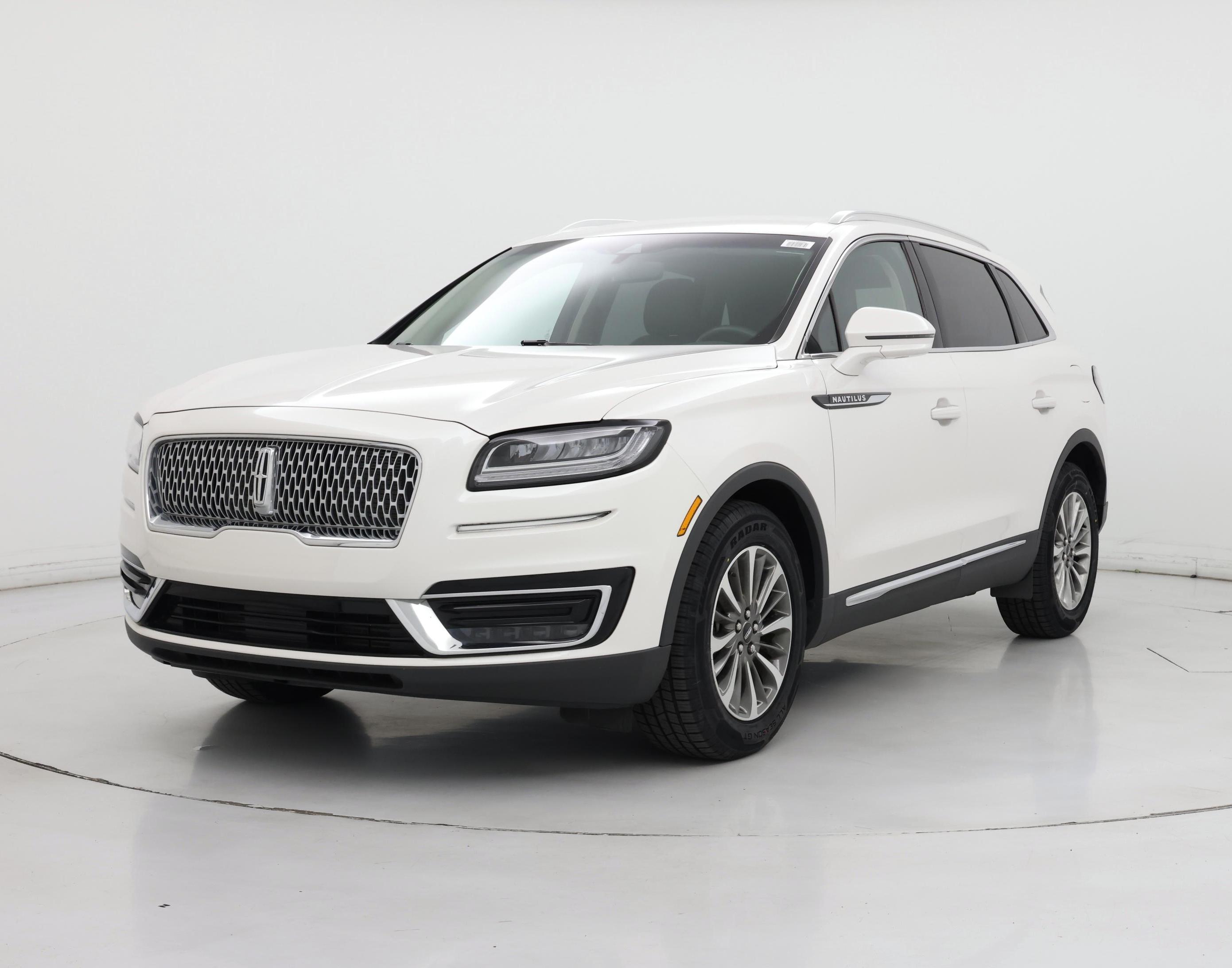 Thumbnail: 2019 Lincoln Nautilus - 4