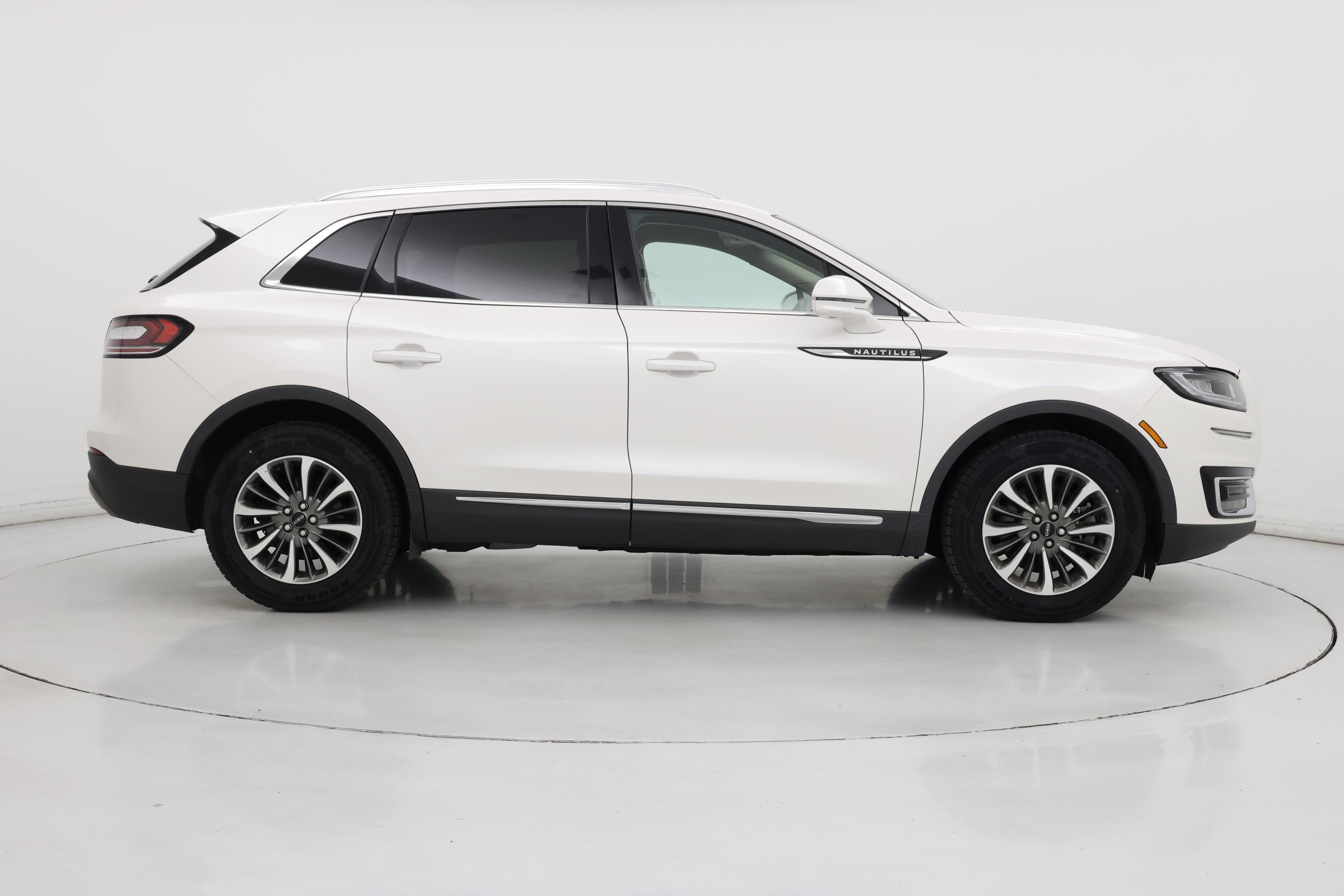 Thumbnail: 2019 Lincoln Nautilus - 7