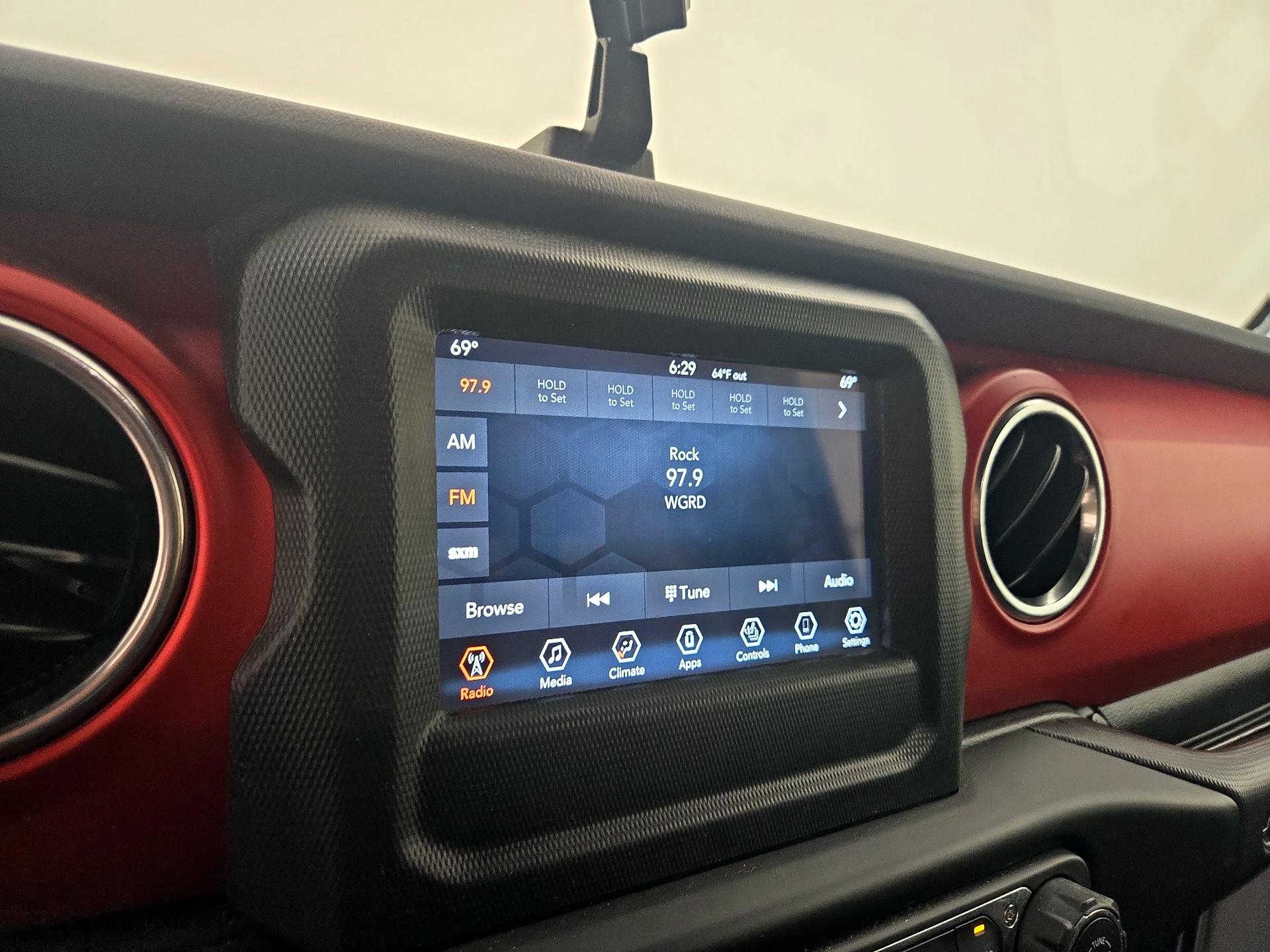 Thumbnail: 2021 Jeep Wrangler - 15