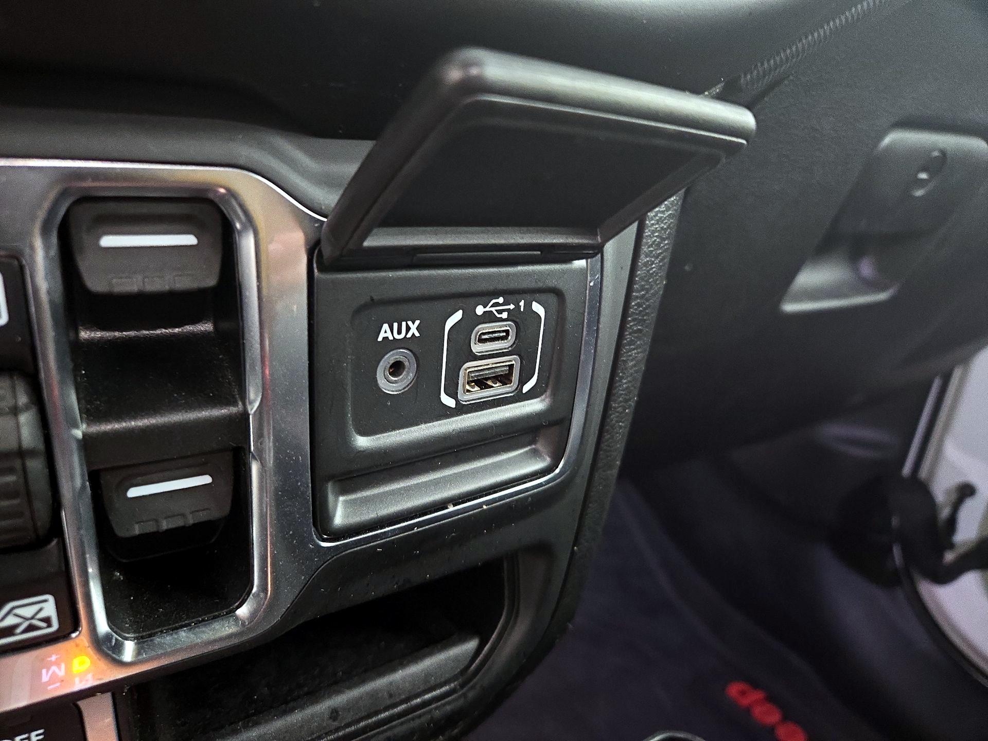 Thumbnail: 2021 Jeep Wrangler - 18