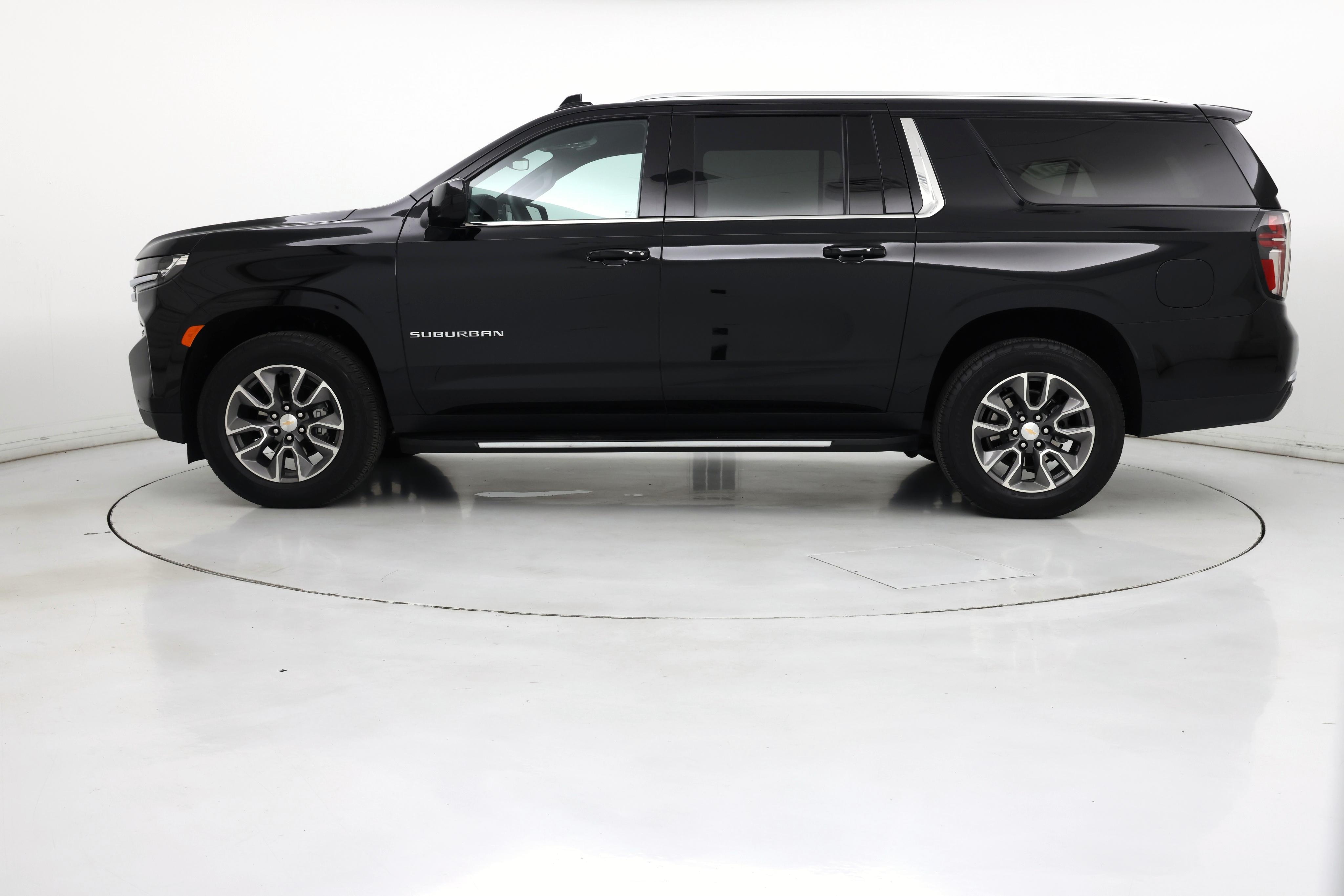 Thumbnail: 2024 Chevrolet Suburban - 3