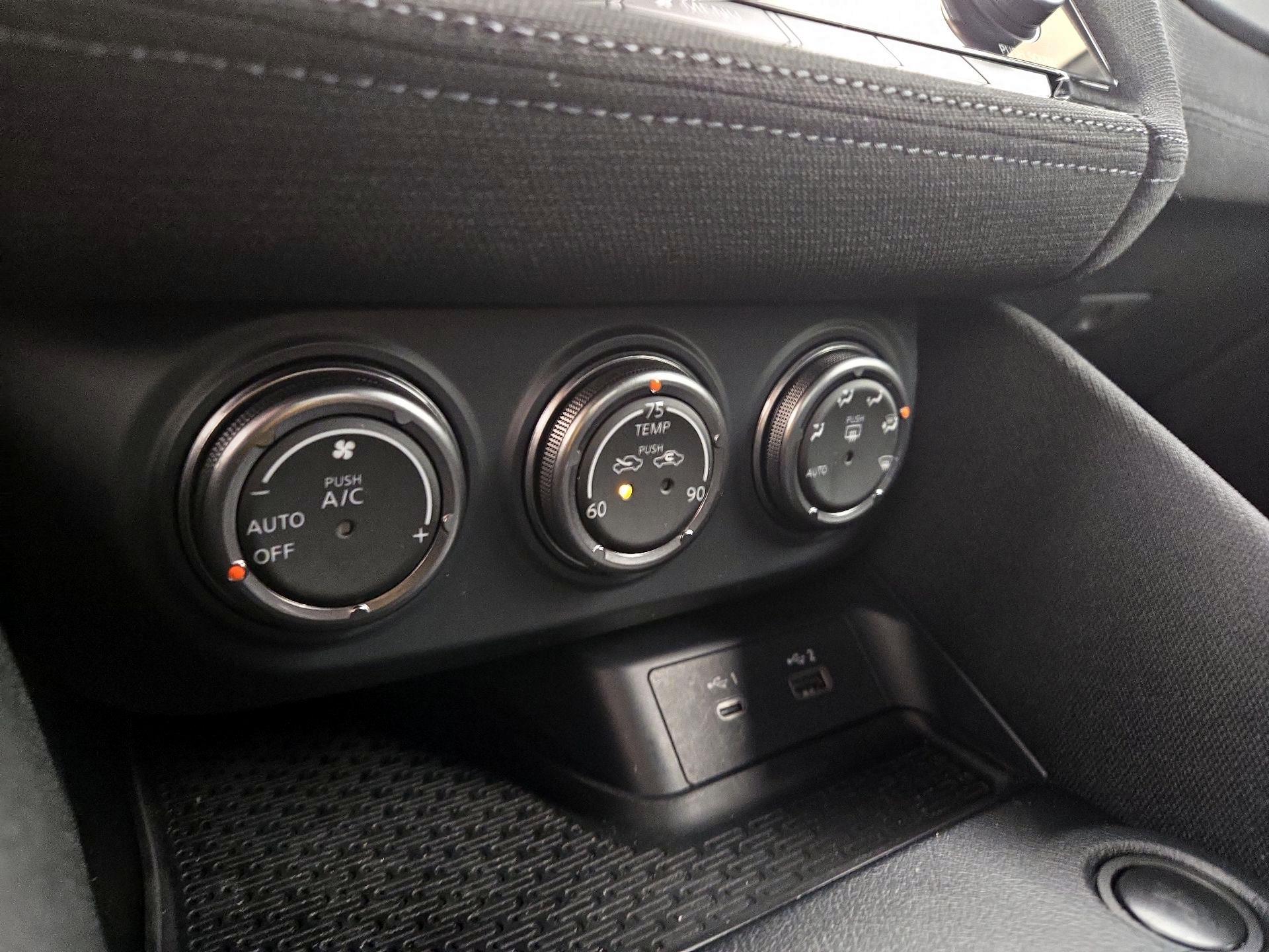 Thumbnail: 2024 Nissan Z - 16