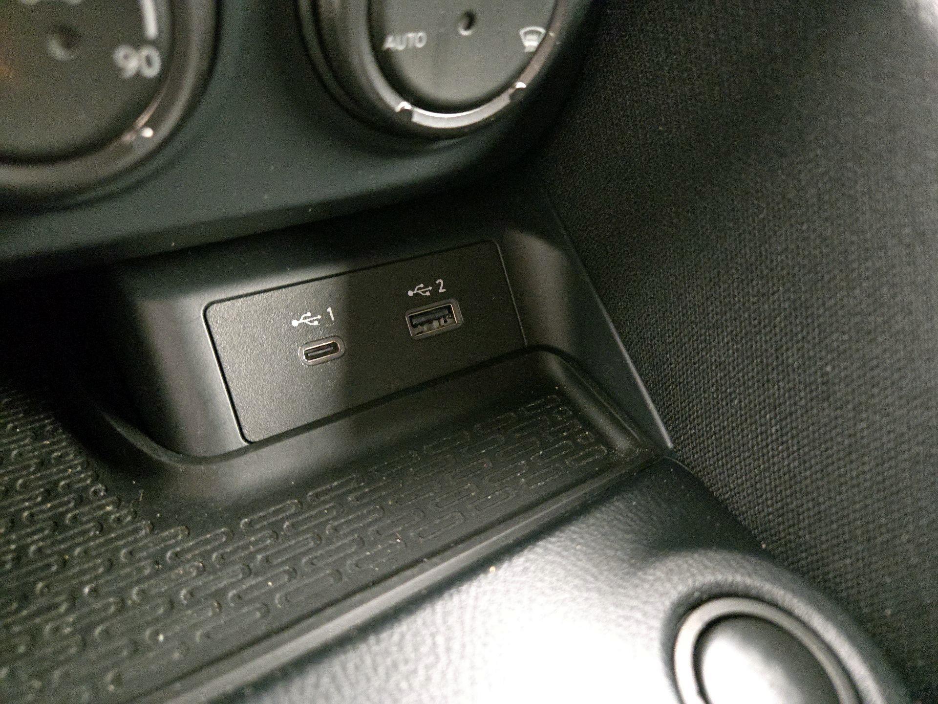 Thumbnail: 2024 Nissan Z - 18