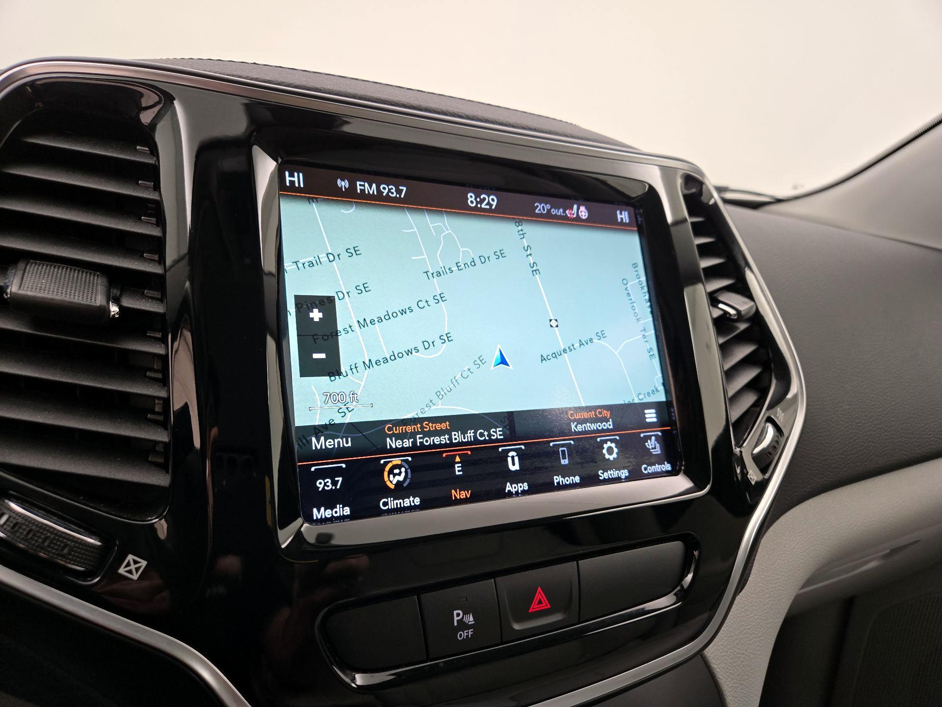 Thumbnail: 2020 Jeep Cherokee - 14