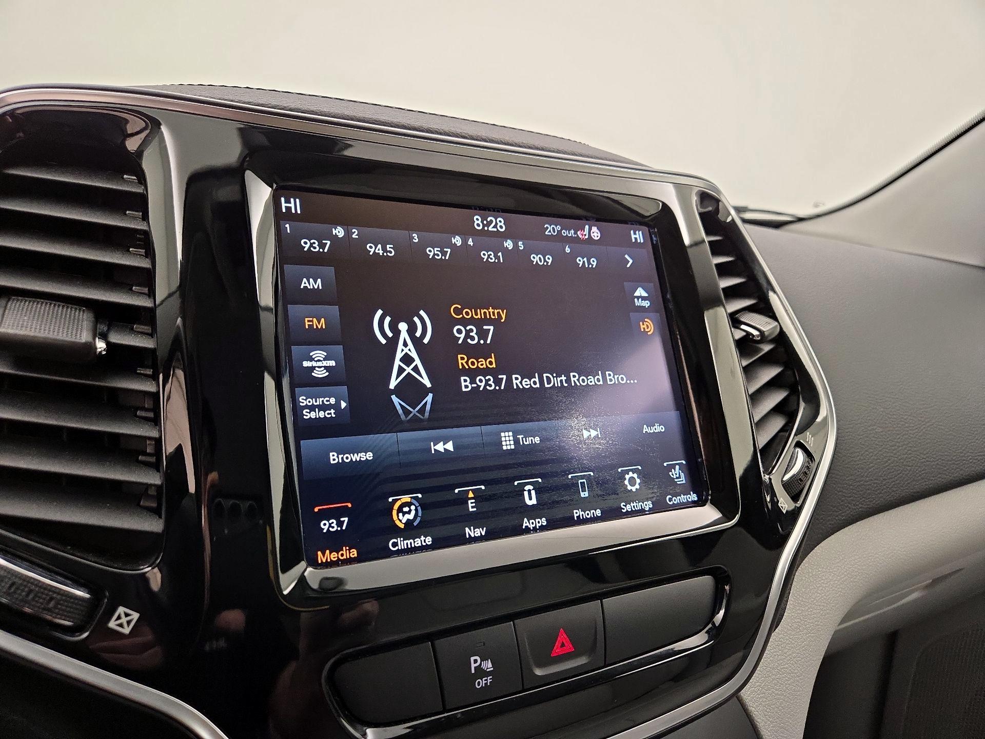 Thumbnail: 2020 Jeep Cherokee - 16