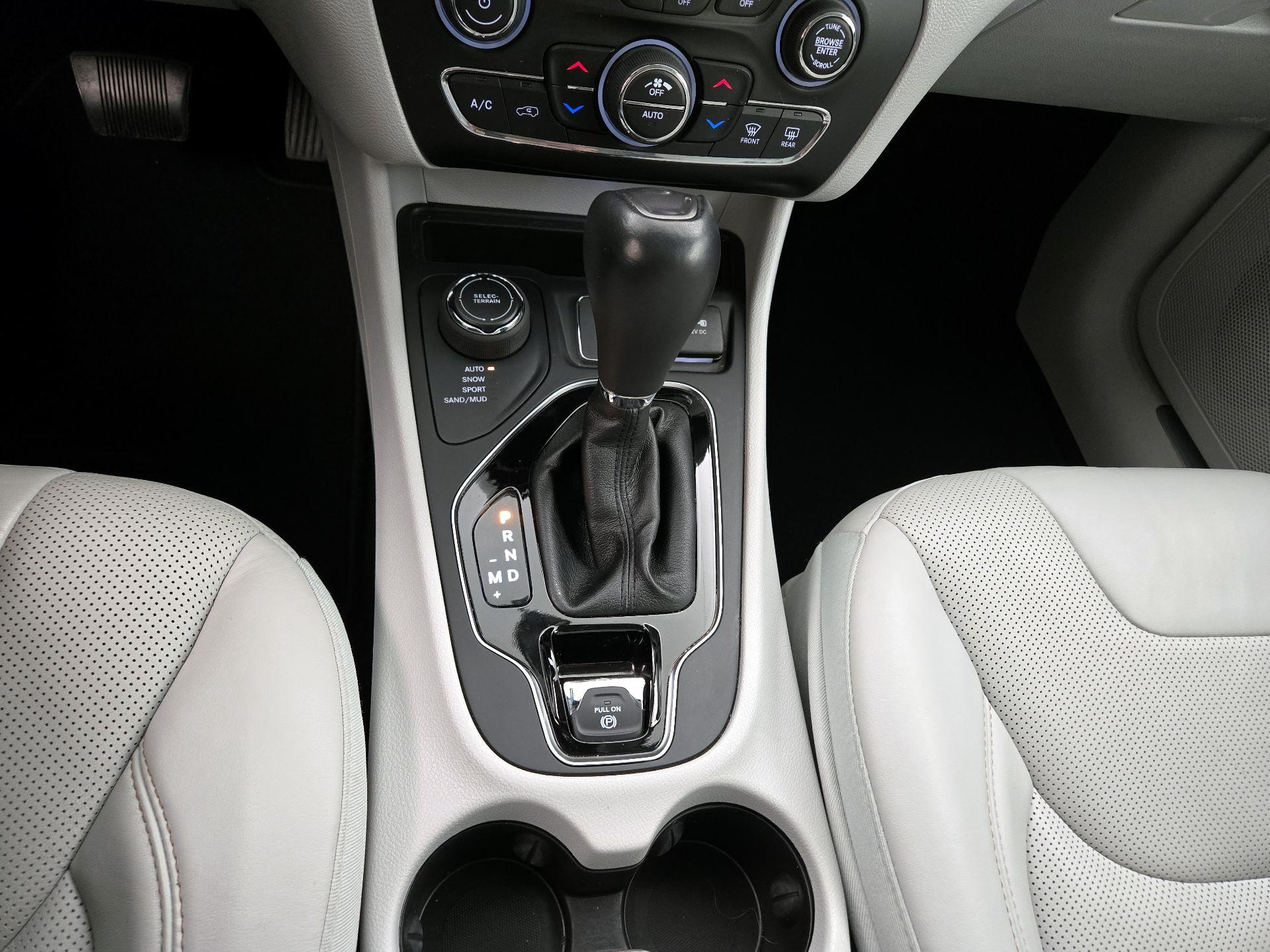 Thumbnail: 2020 Jeep Cherokee - 18