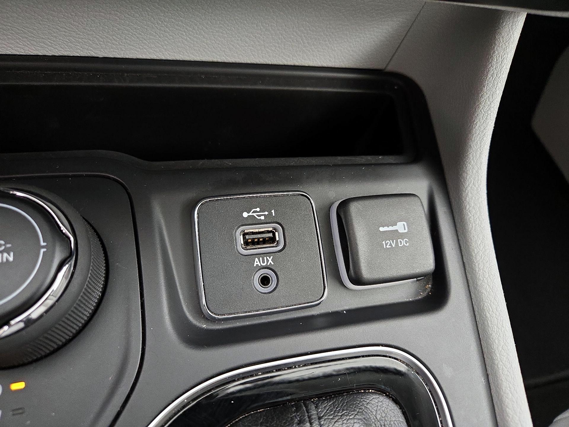 Thumbnail: 2020 Jeep Cherokee - 19