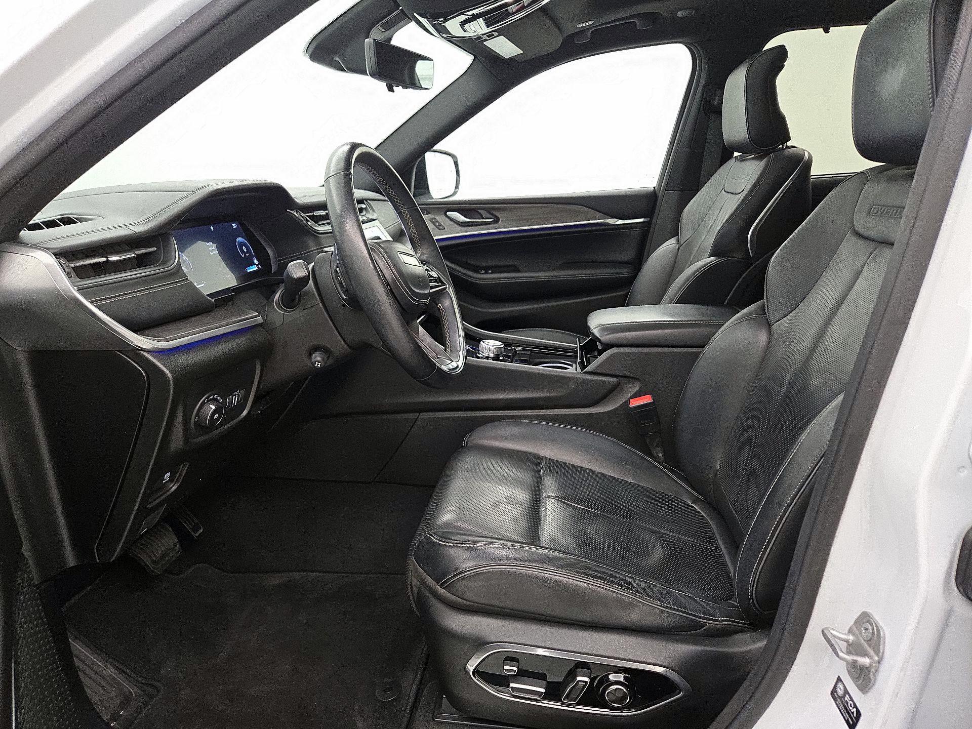 Thumbnail: 2022 Jeep Grand Cherokee - 11