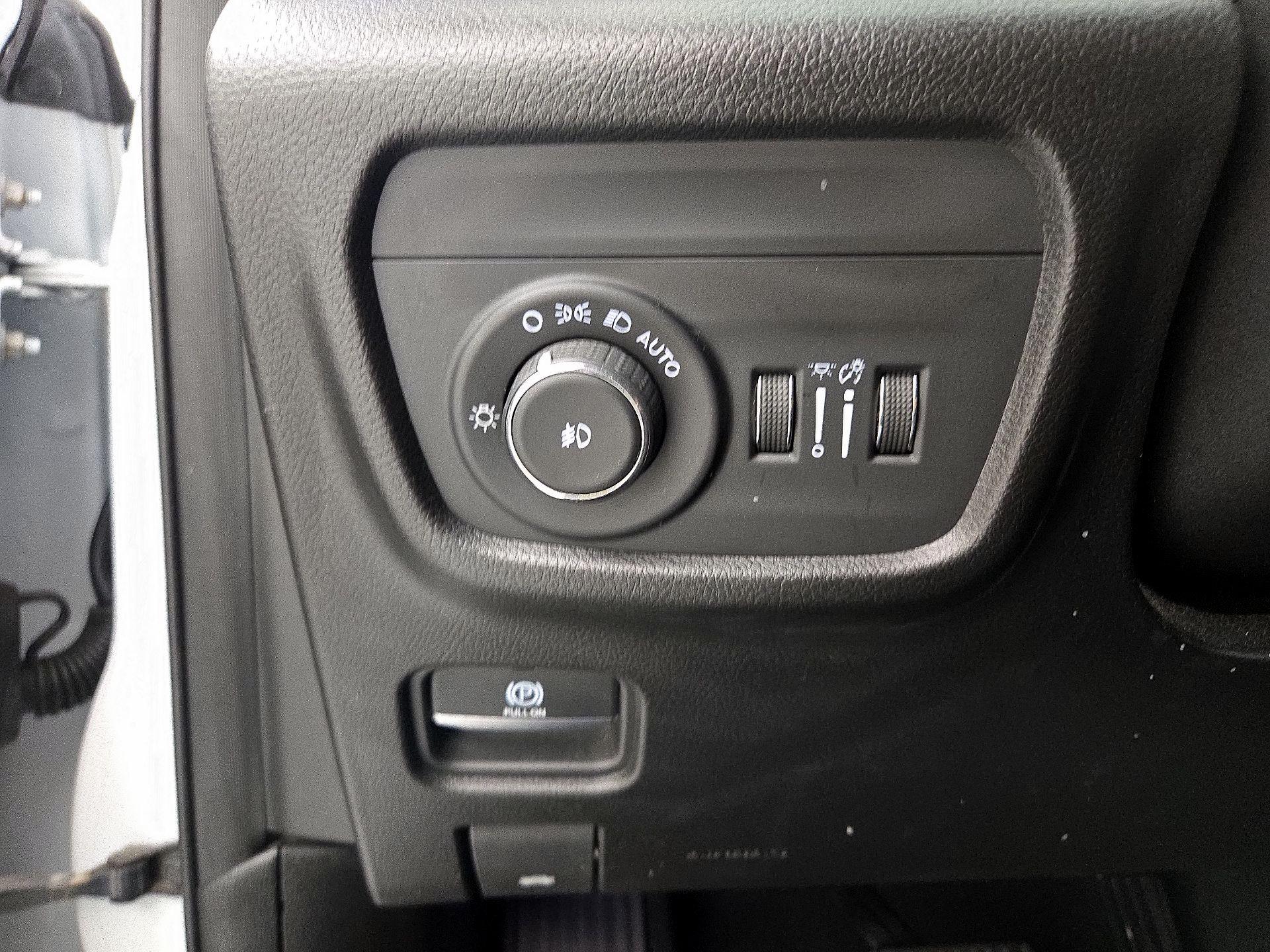 Thumbnail: 2022 Jeep Grand Cherokee - 13