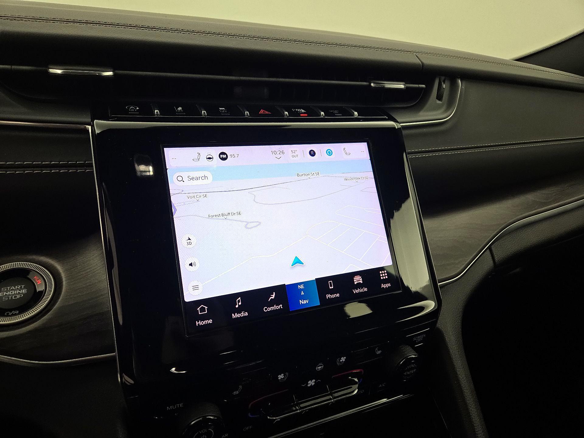 Thumbnail: 2022 Jeep Grand Cherokee - 14