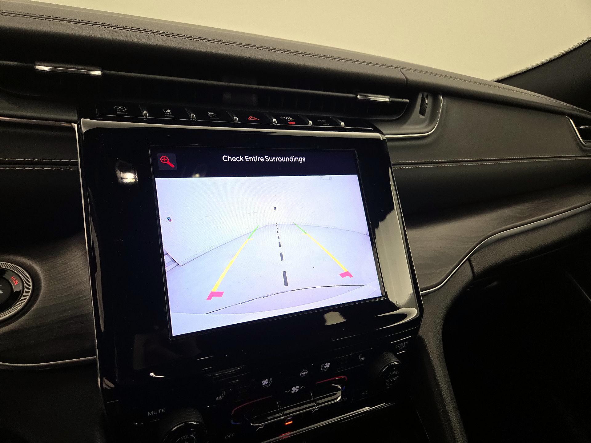 Thumbnail: 2022 Jeep Grand Cherokee - 15