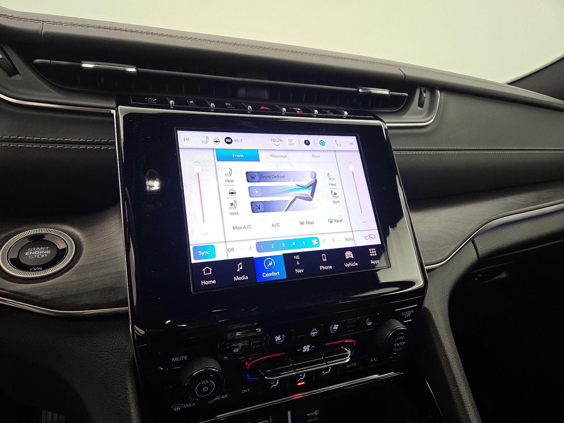 Thumbnail: 2022 Jeep Grand Cherokee - 17