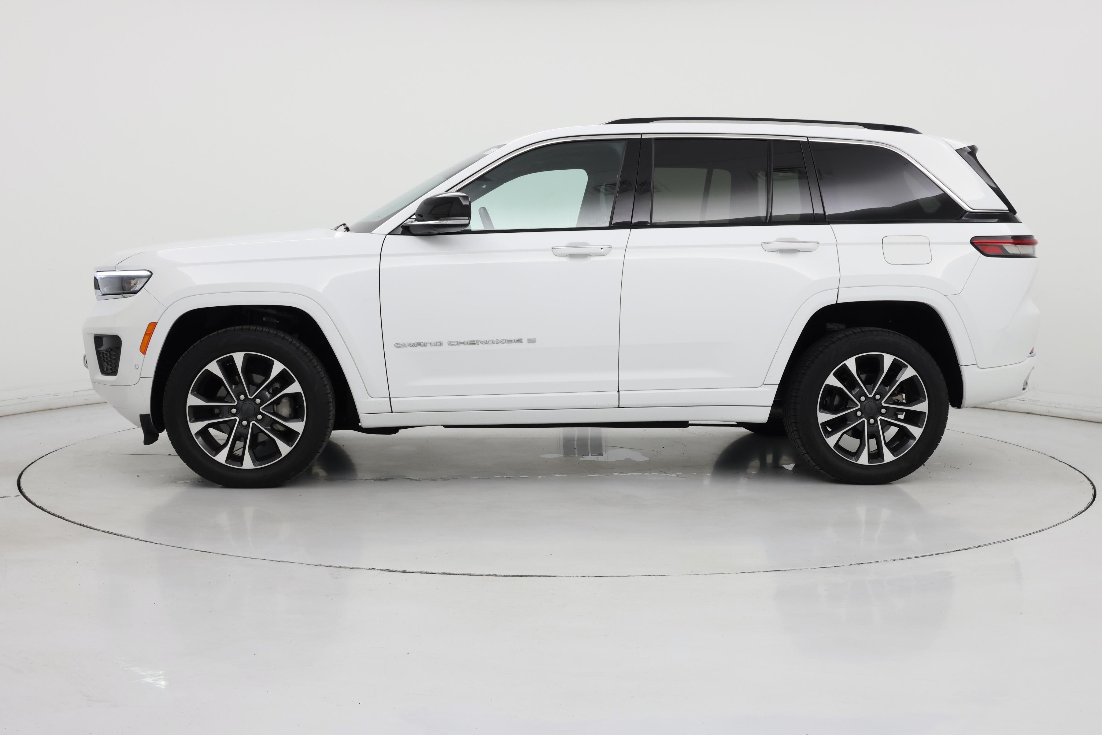 Thumbnail: 2022 Jeep Grand Cherokee - 3