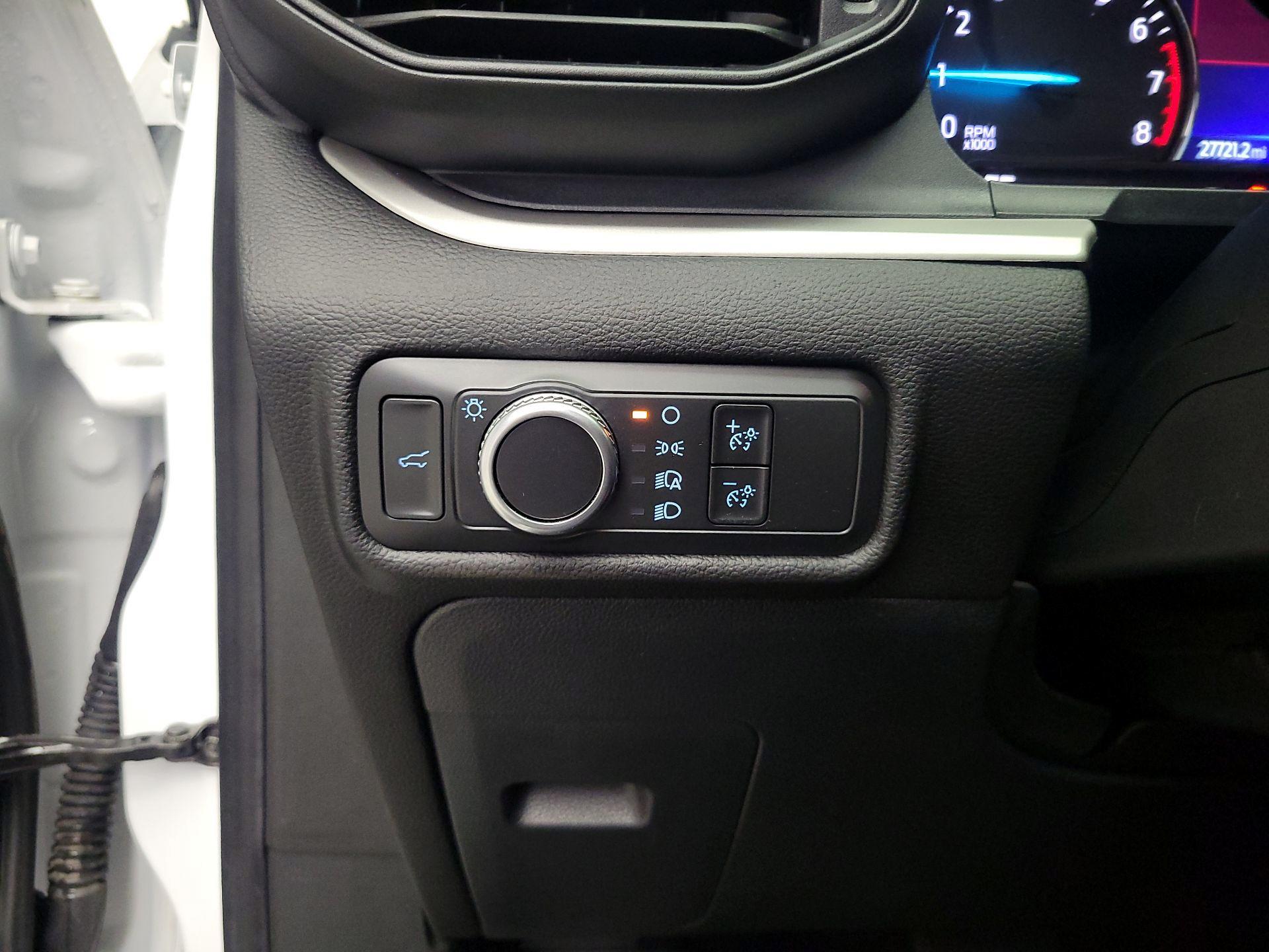 Thumbnail: 2022 Ford Explorer - 13