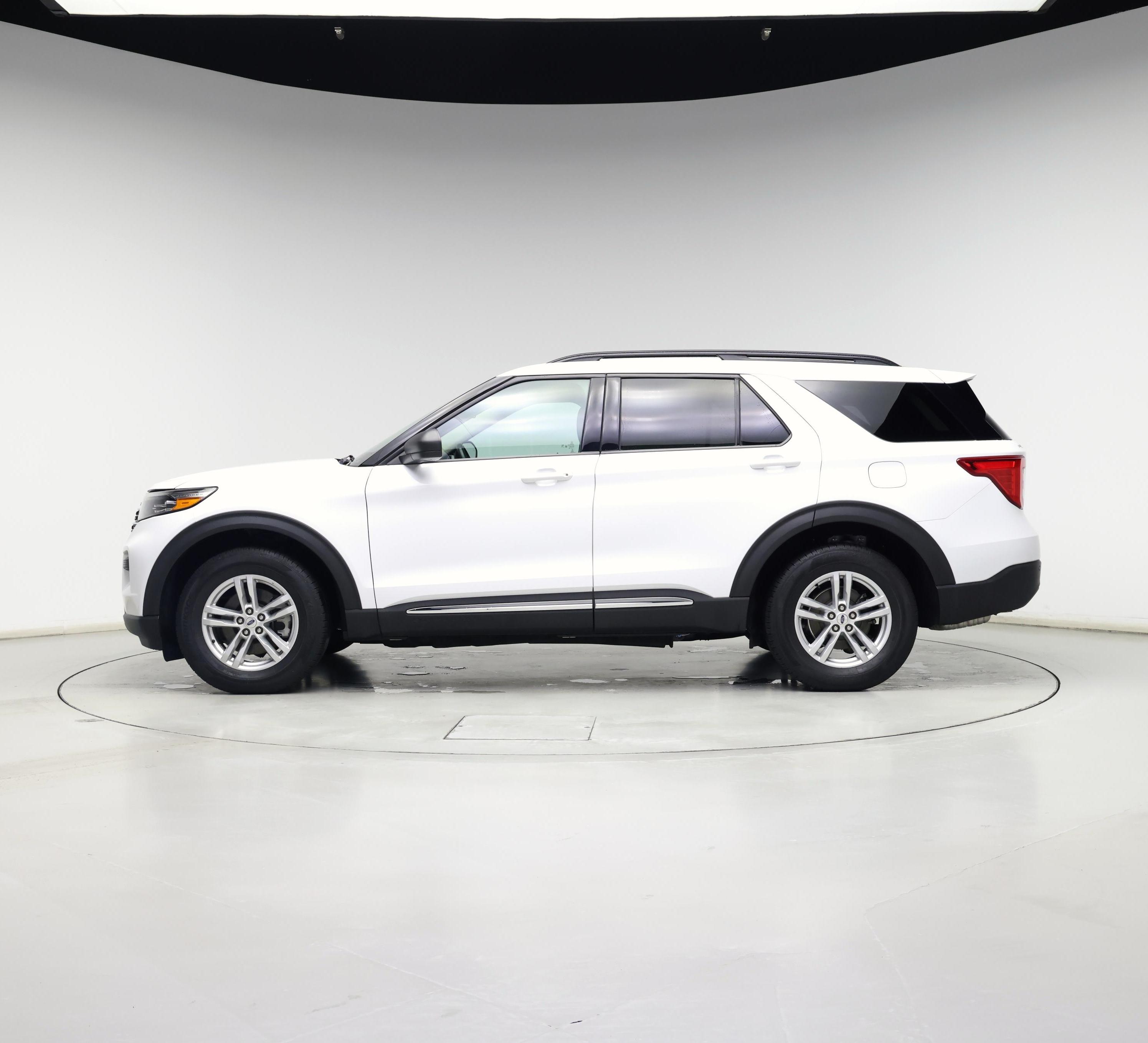 Thumbnail: 2022 Ford Explorer - 3