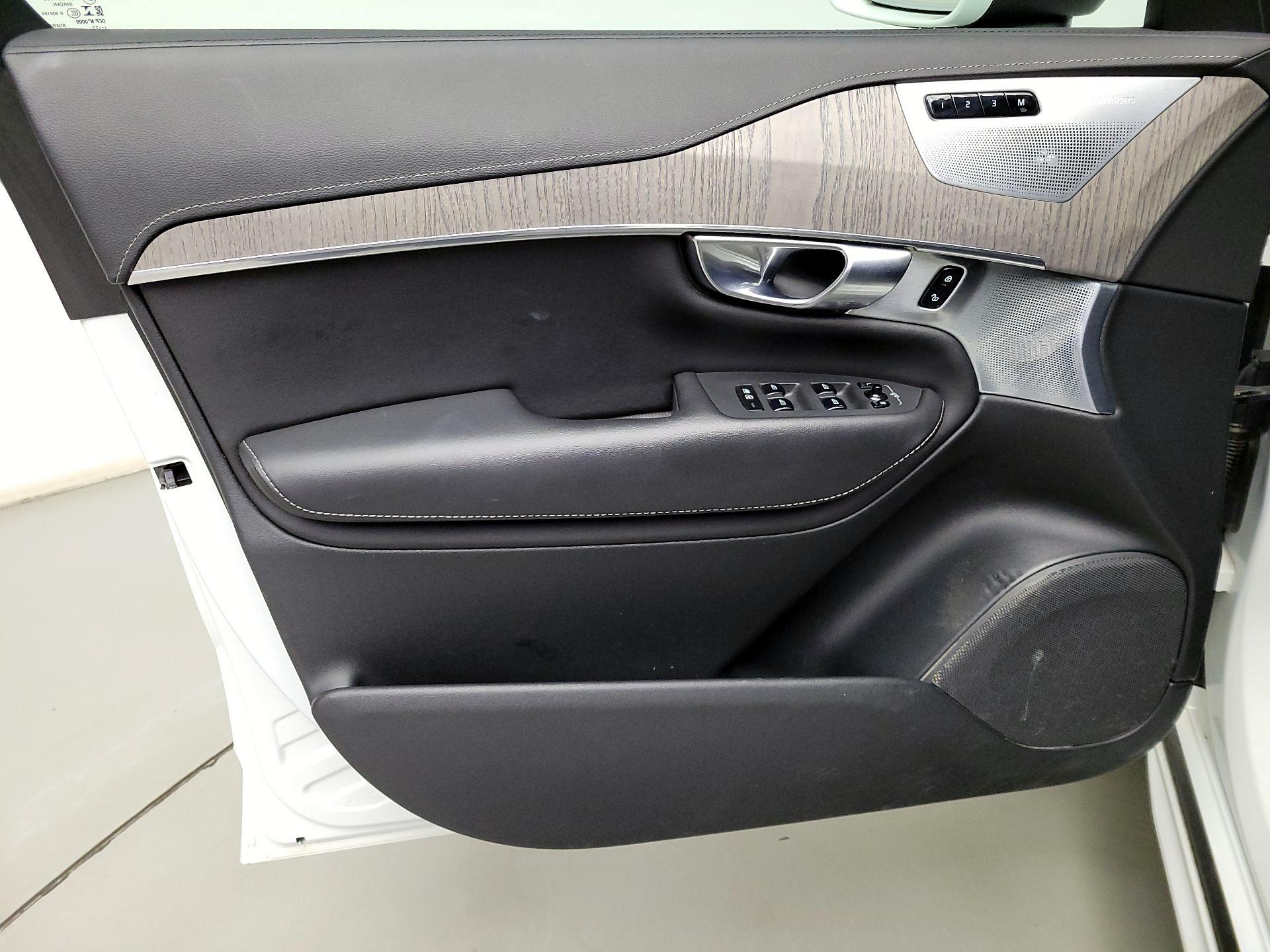 Thumbnail: 2022 Volvo XC90 - 12