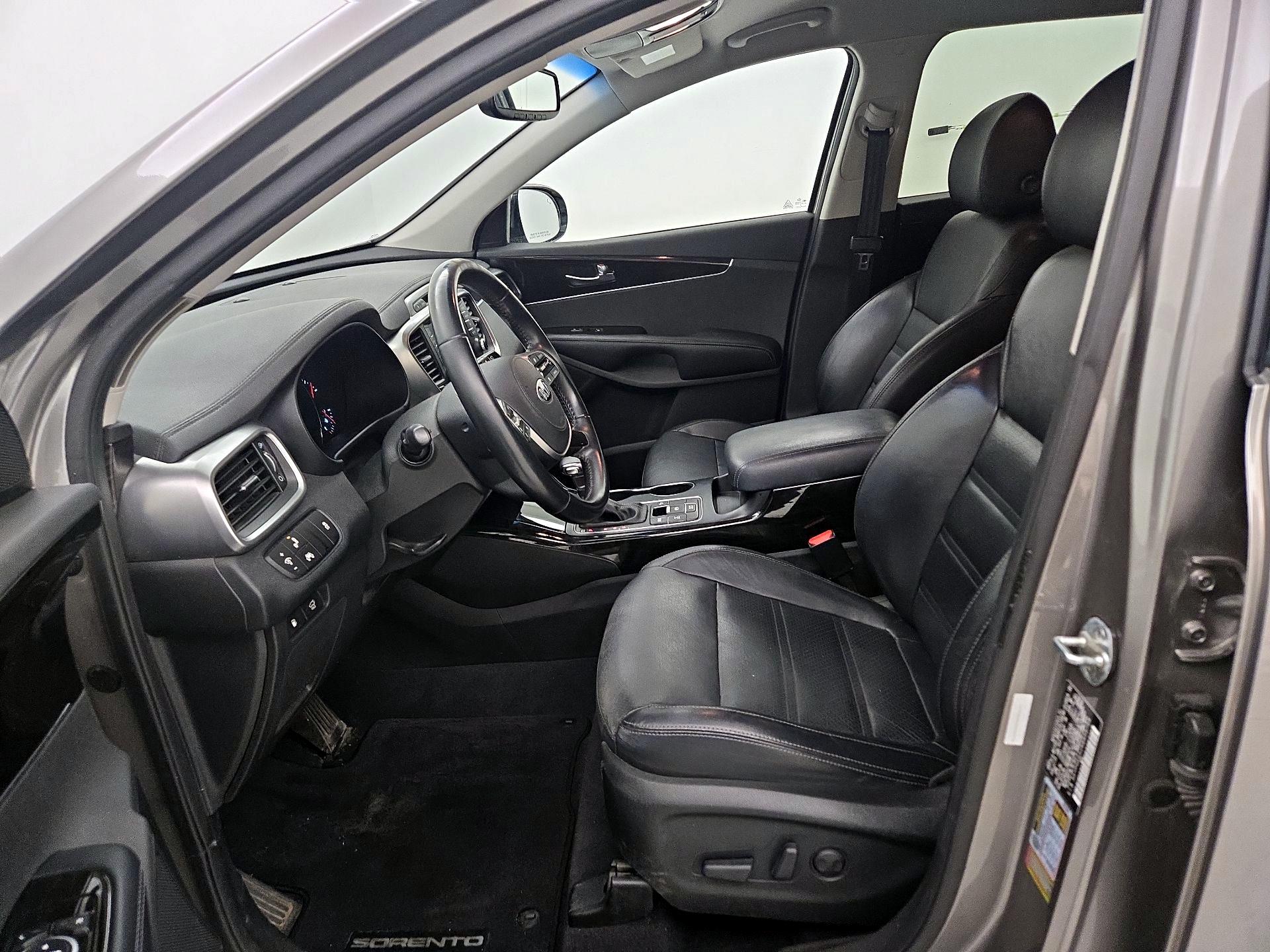 Thumbnail: 2019 Kia Sorento - 11