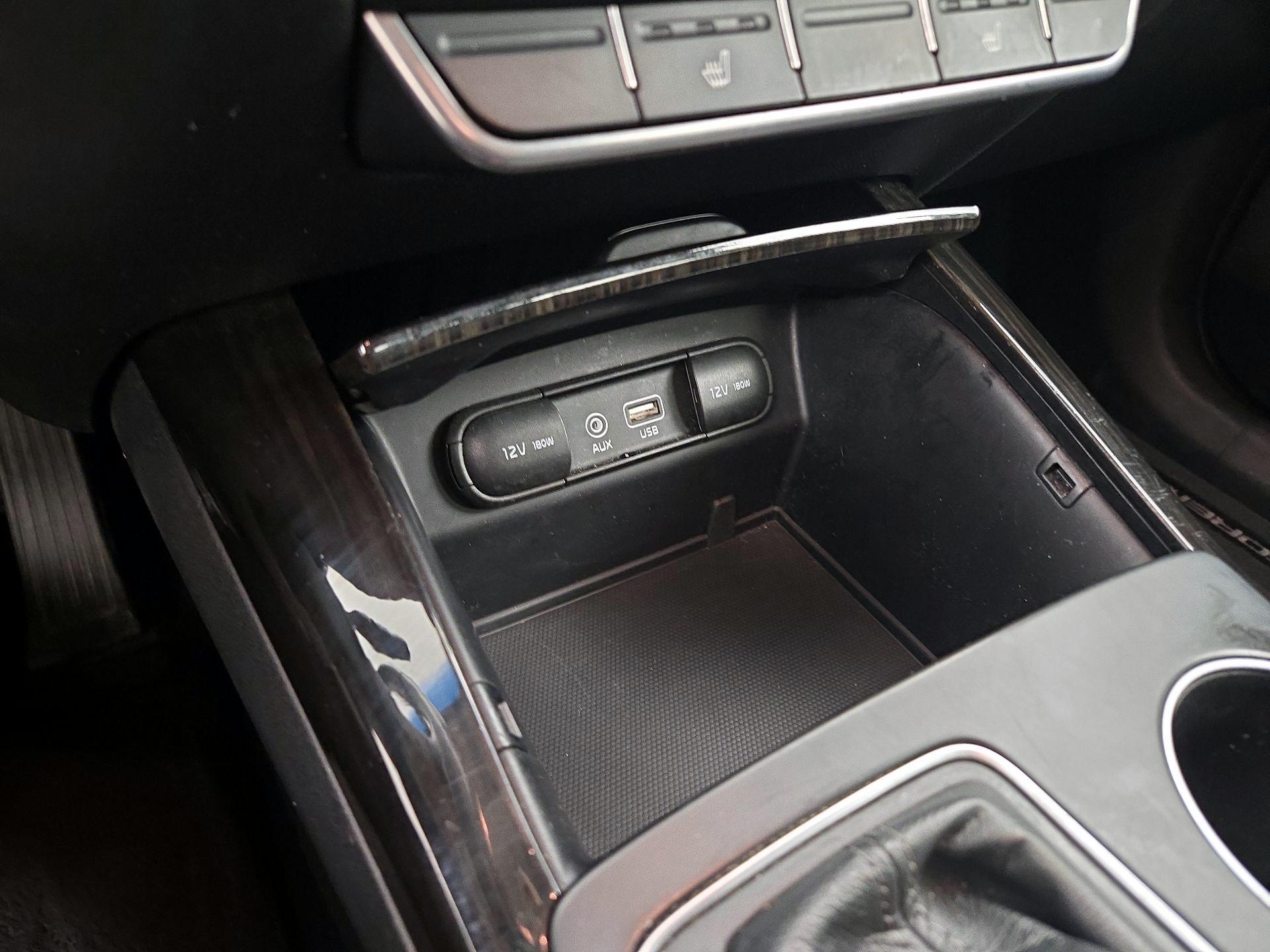 Thumbnail: 2019 Kia Sorento - 18