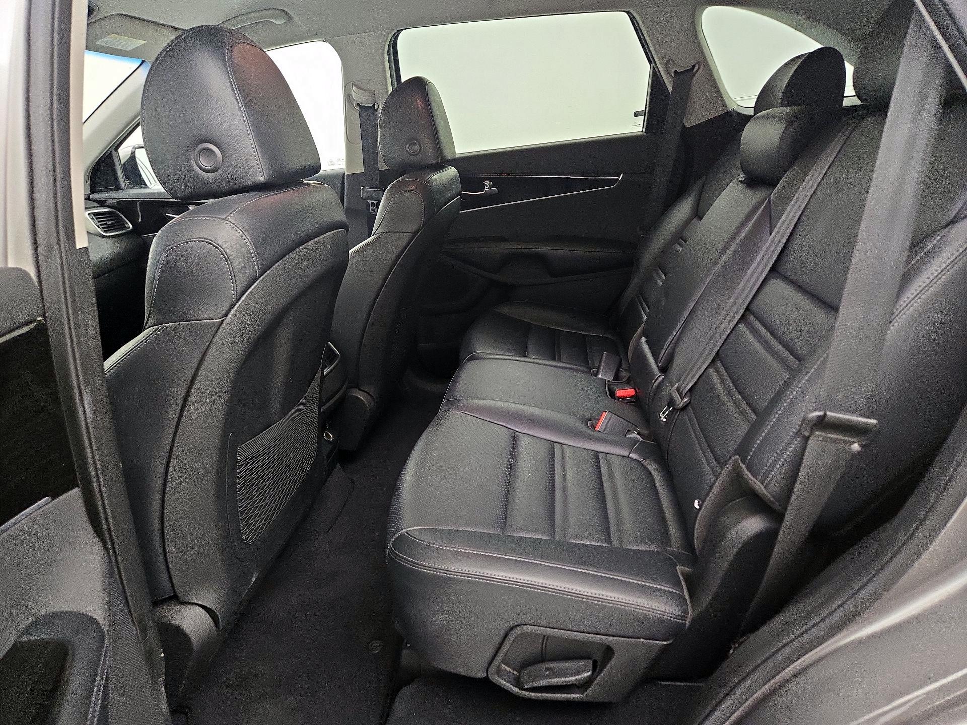 Thumbnail: 2019 Kia Sorento - 19