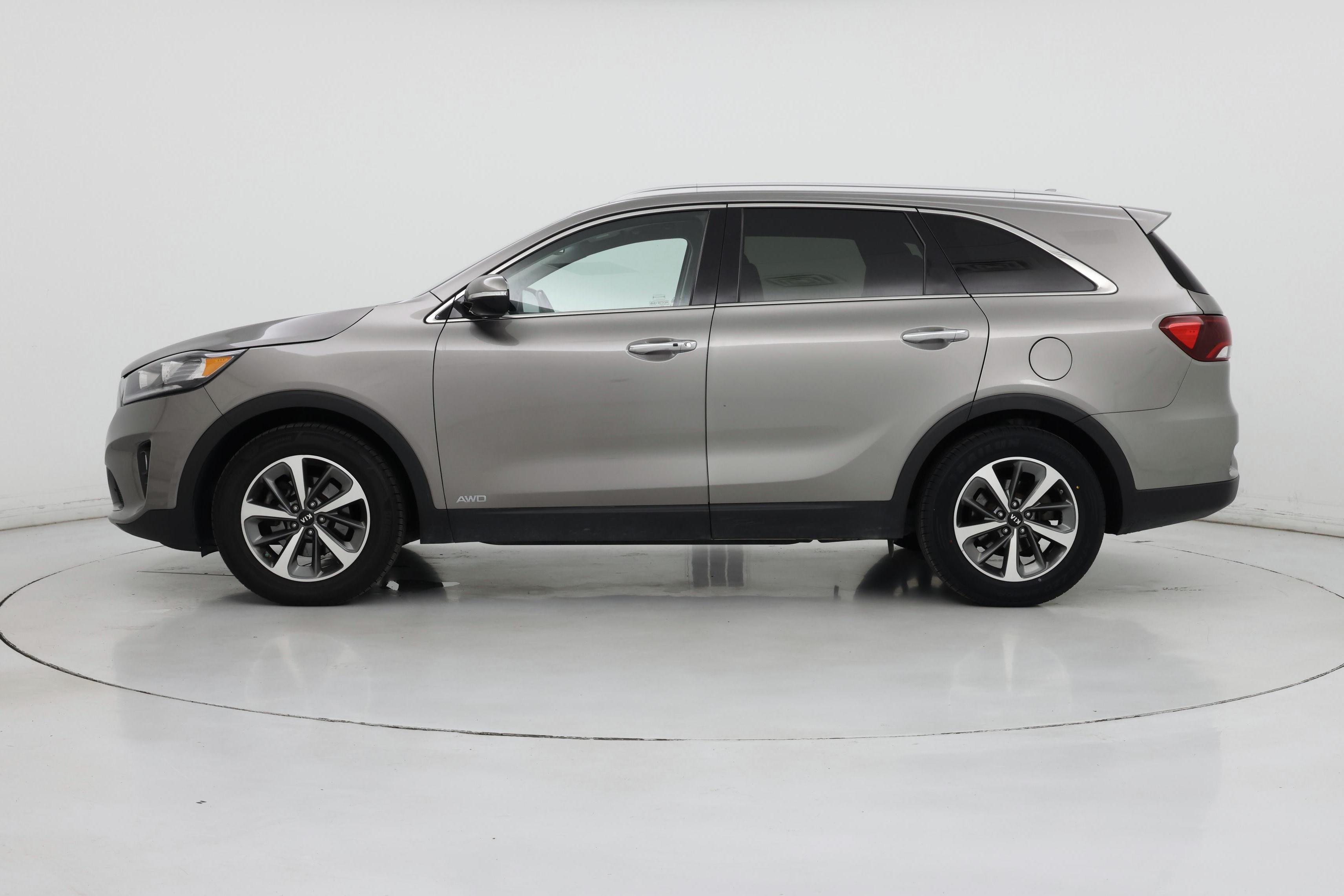 Thumbnail: 2019 Kia Sorento - 3