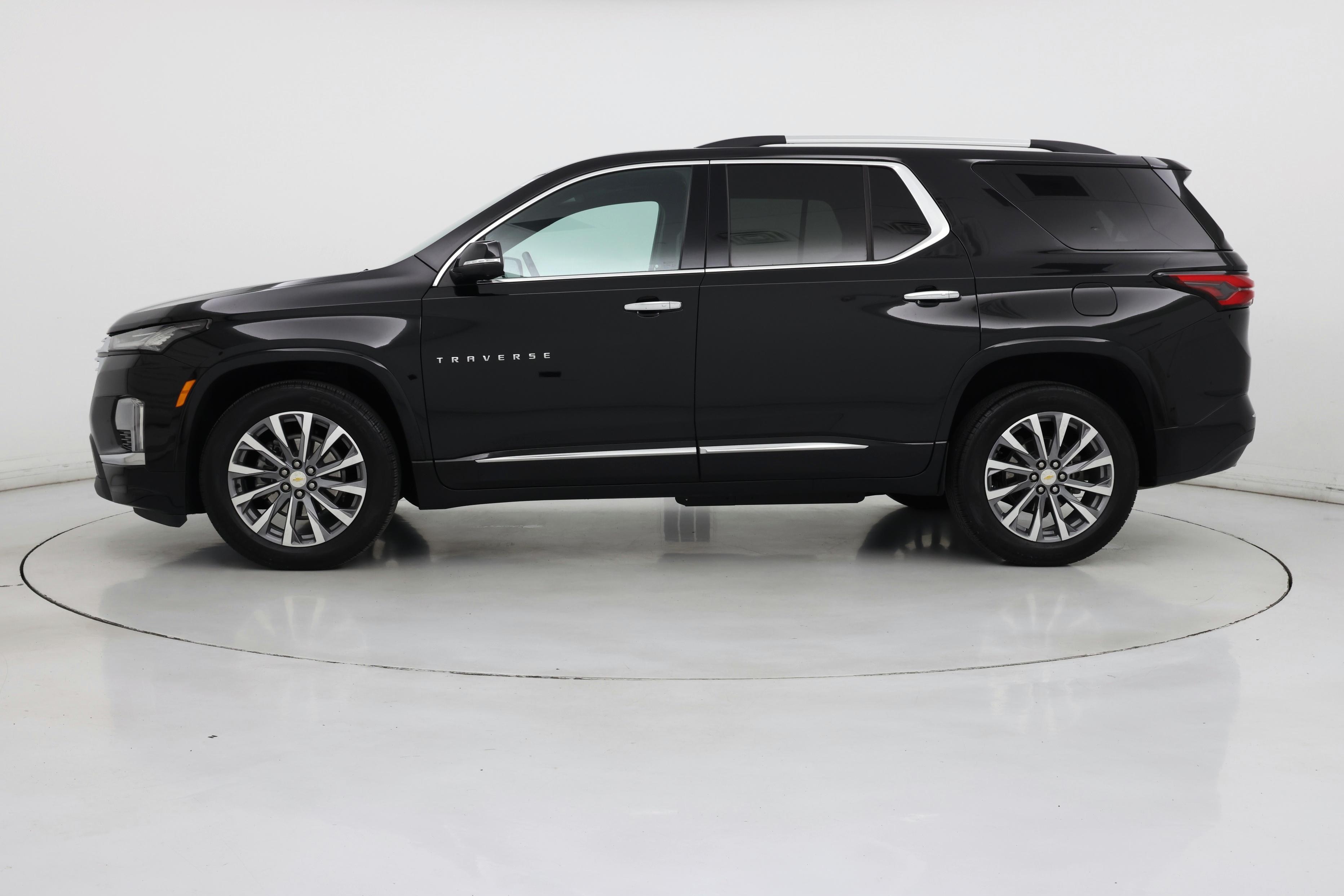 Thumbnail: 2023 Chevrolet Traverse - 3