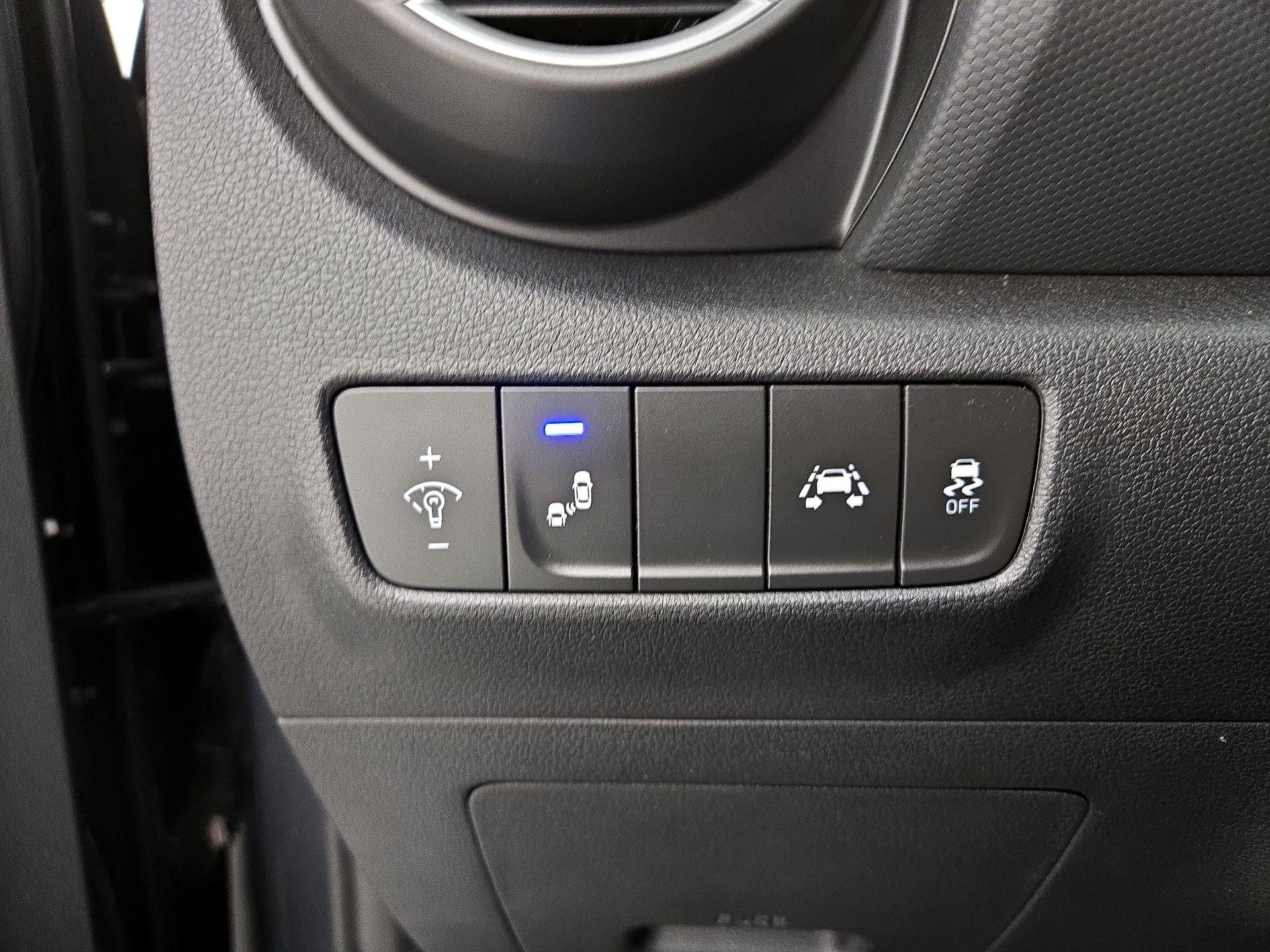 Thumbnail: 2020 Hyundai Kona - 13