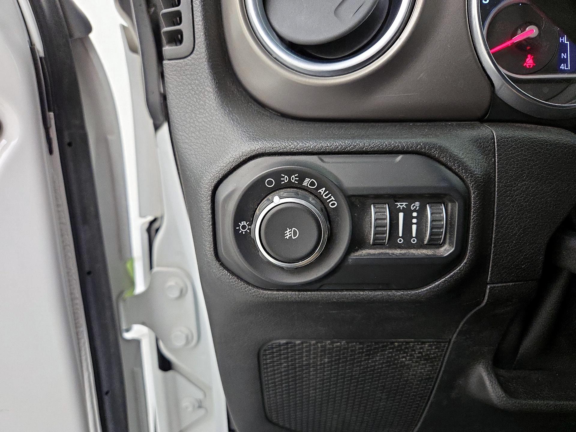 Thumbnail: 2018 Jeep Wrangler - 13