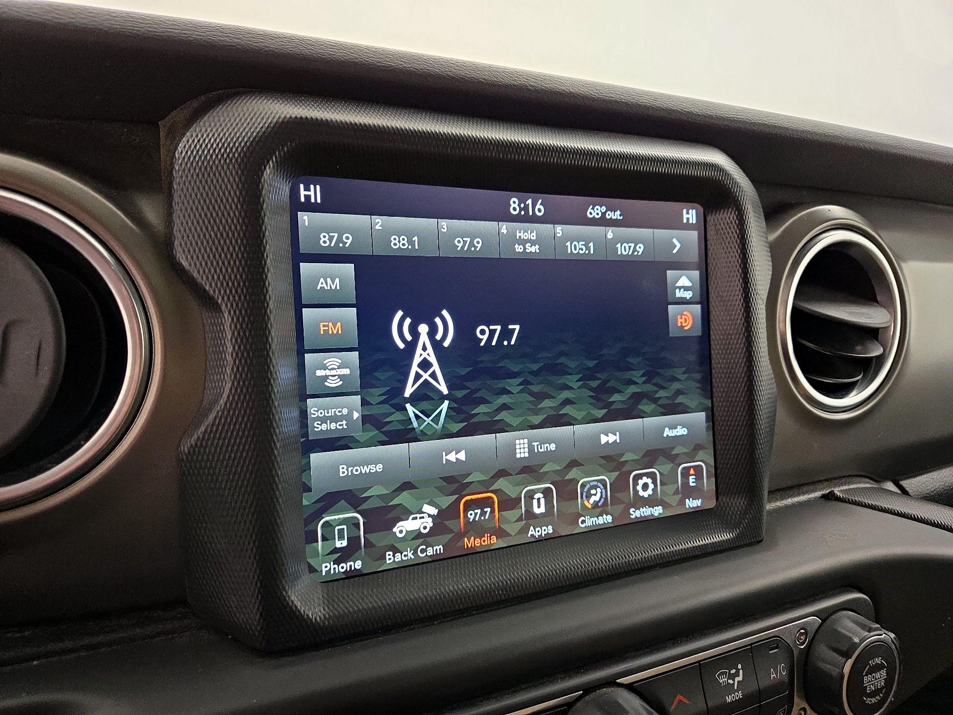 Thumbnail: 2018 Jeep Wrangler - 16