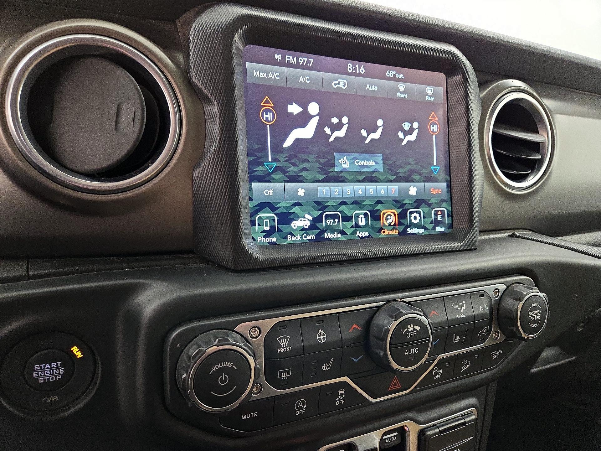 Thumbnail: 2018 Jeep Wrangler - 17