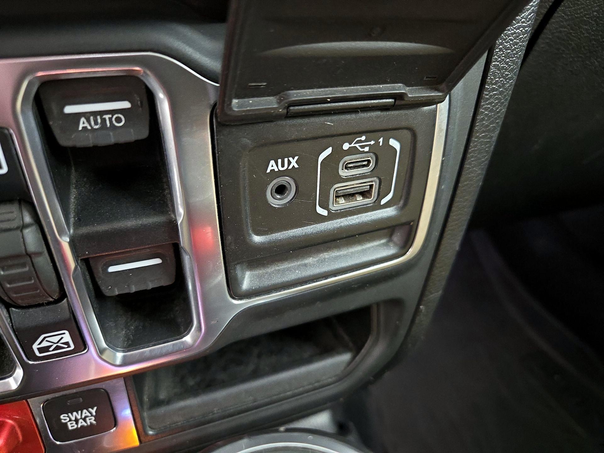 Thumbnail: 2018 Jeep Wrangler - 19