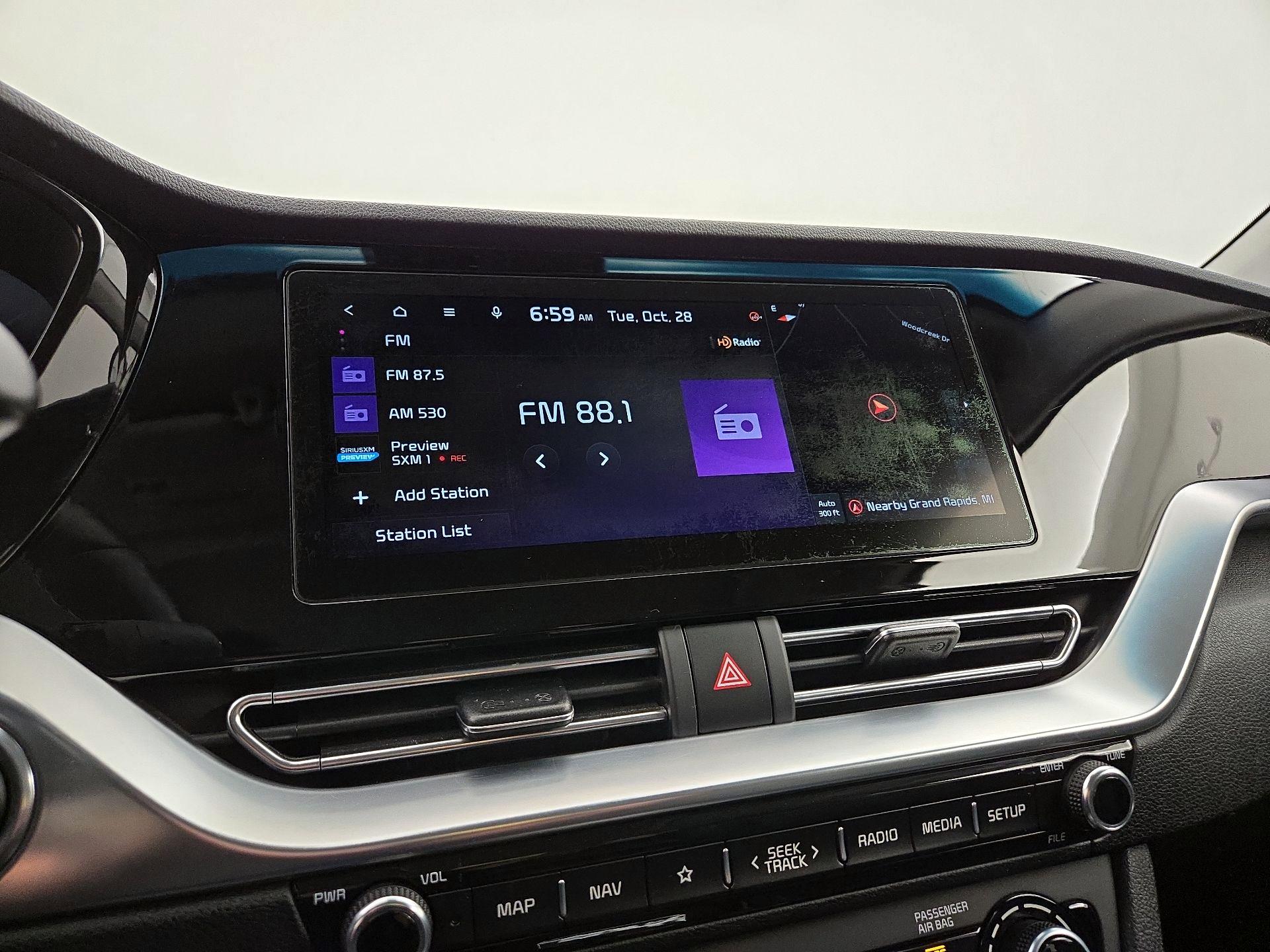 Thumbnail: 2020 Kia Niro - 16