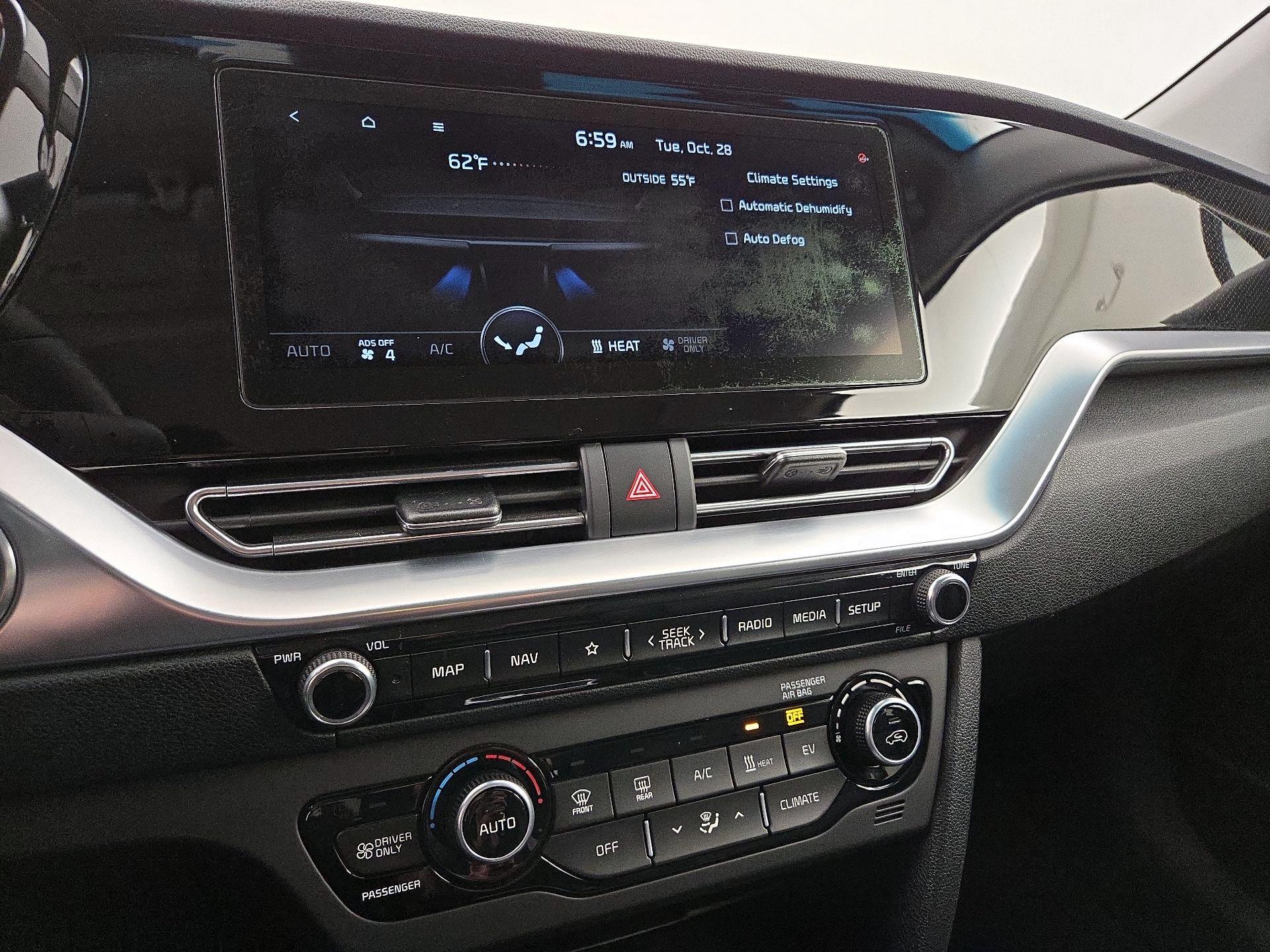 Thumbnail: 2020 Kia Niro - 17