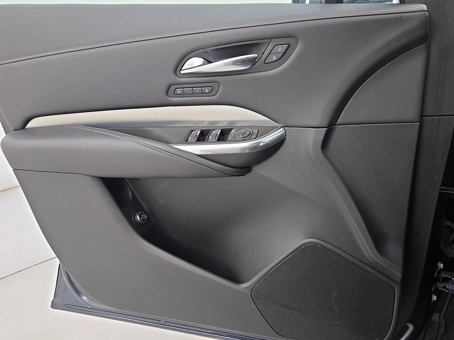 Thumbnail: 2020 Cadillac XT4 - 12