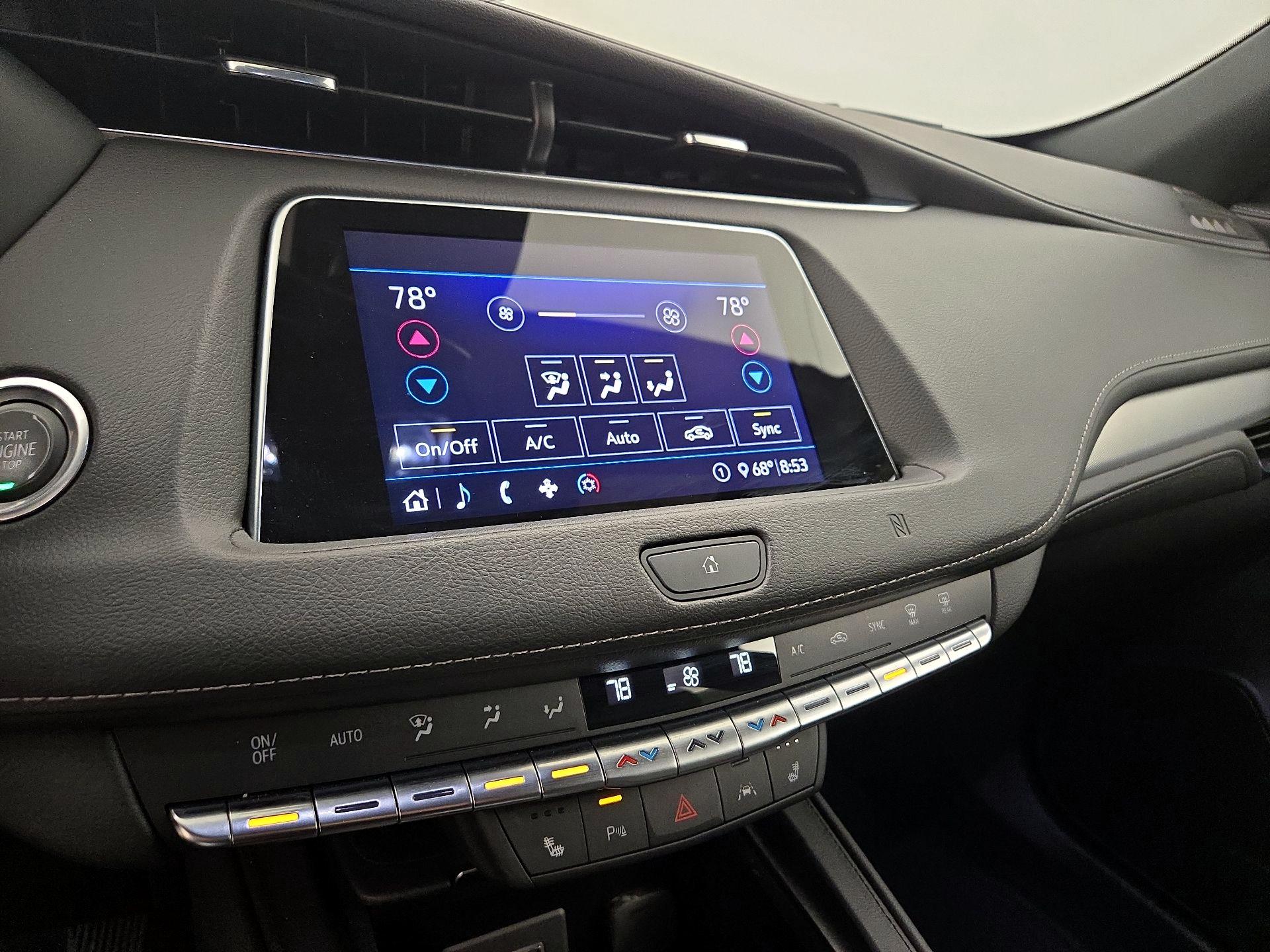 Thumbnail: 2020 Cadillac XT4 - 16