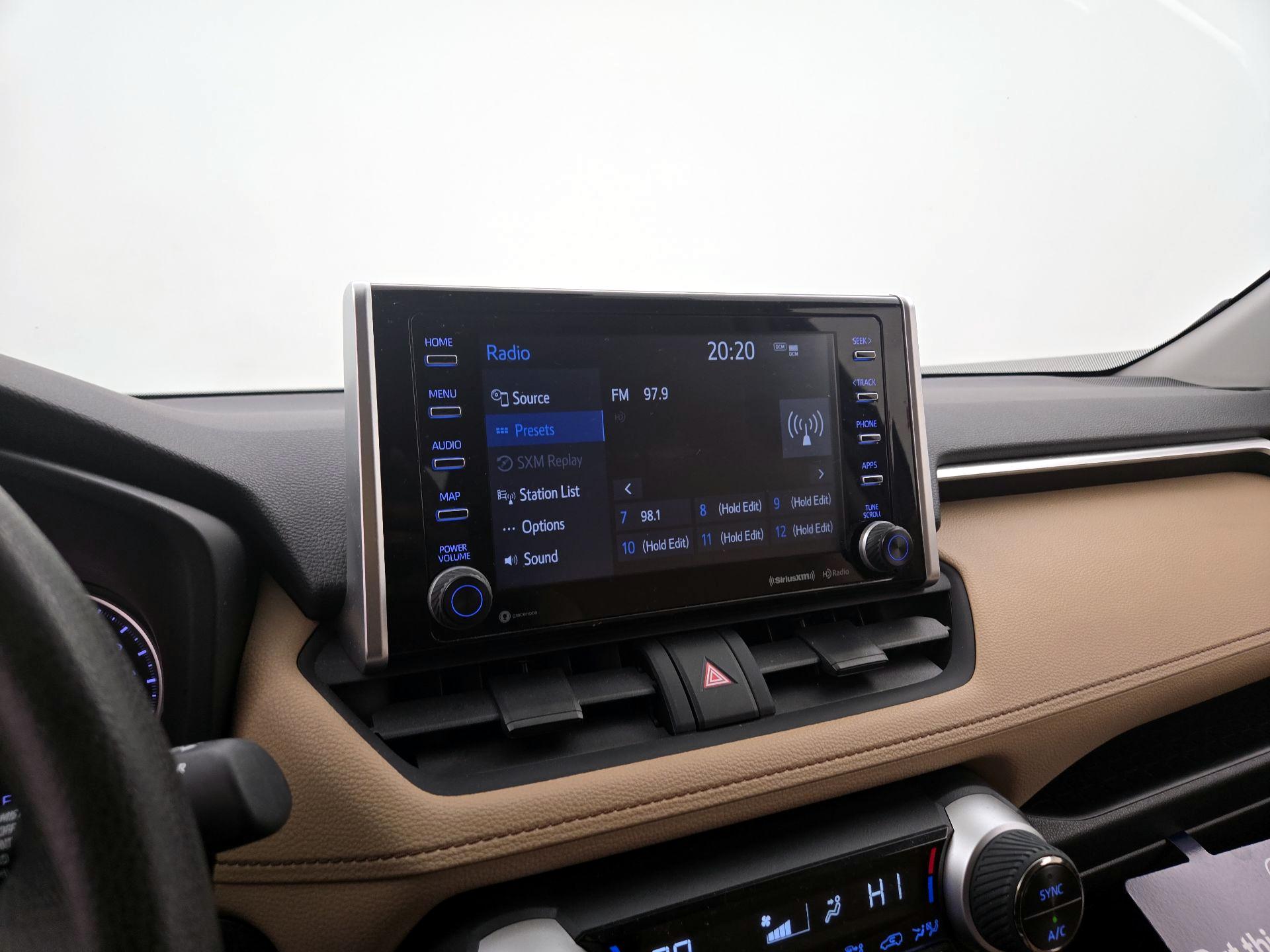 Thumbnail: 2021 Toyota RAV4 - 15