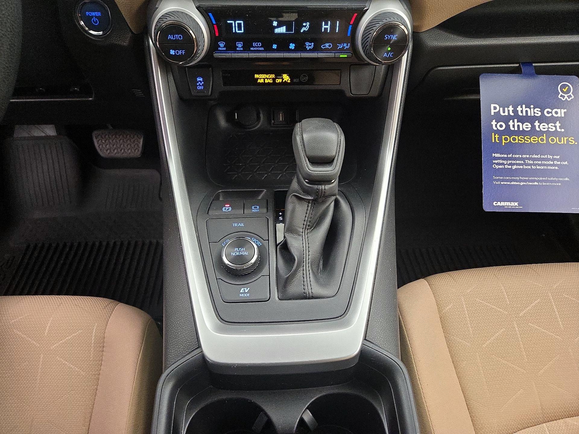 Thumbnail: 2021 Toyota RAV4 - 17