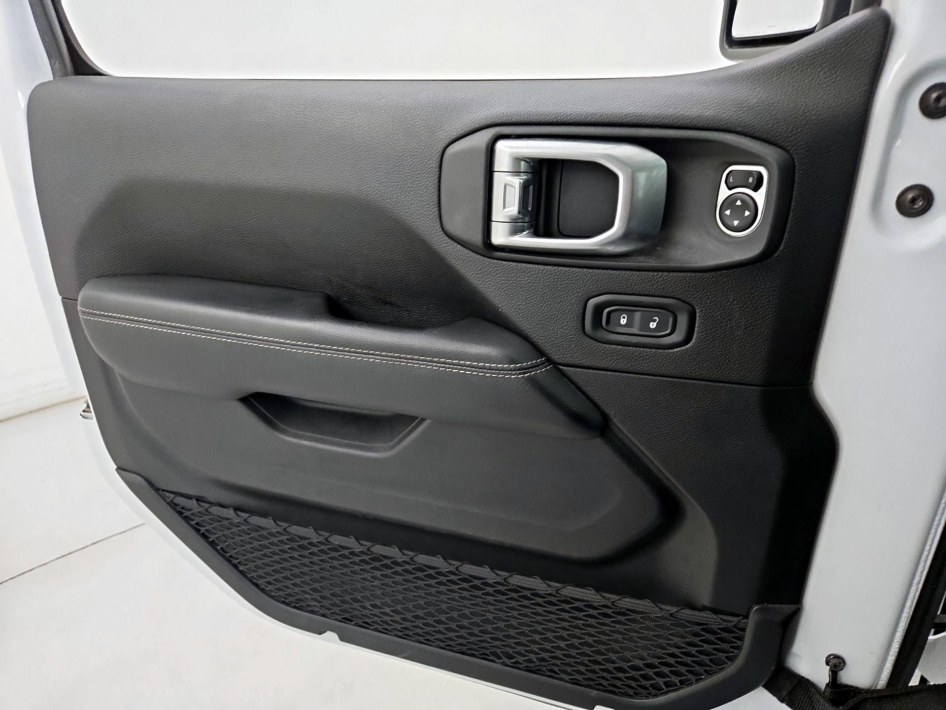 Thumbnail: 2020 Jeep Wrangler - 12